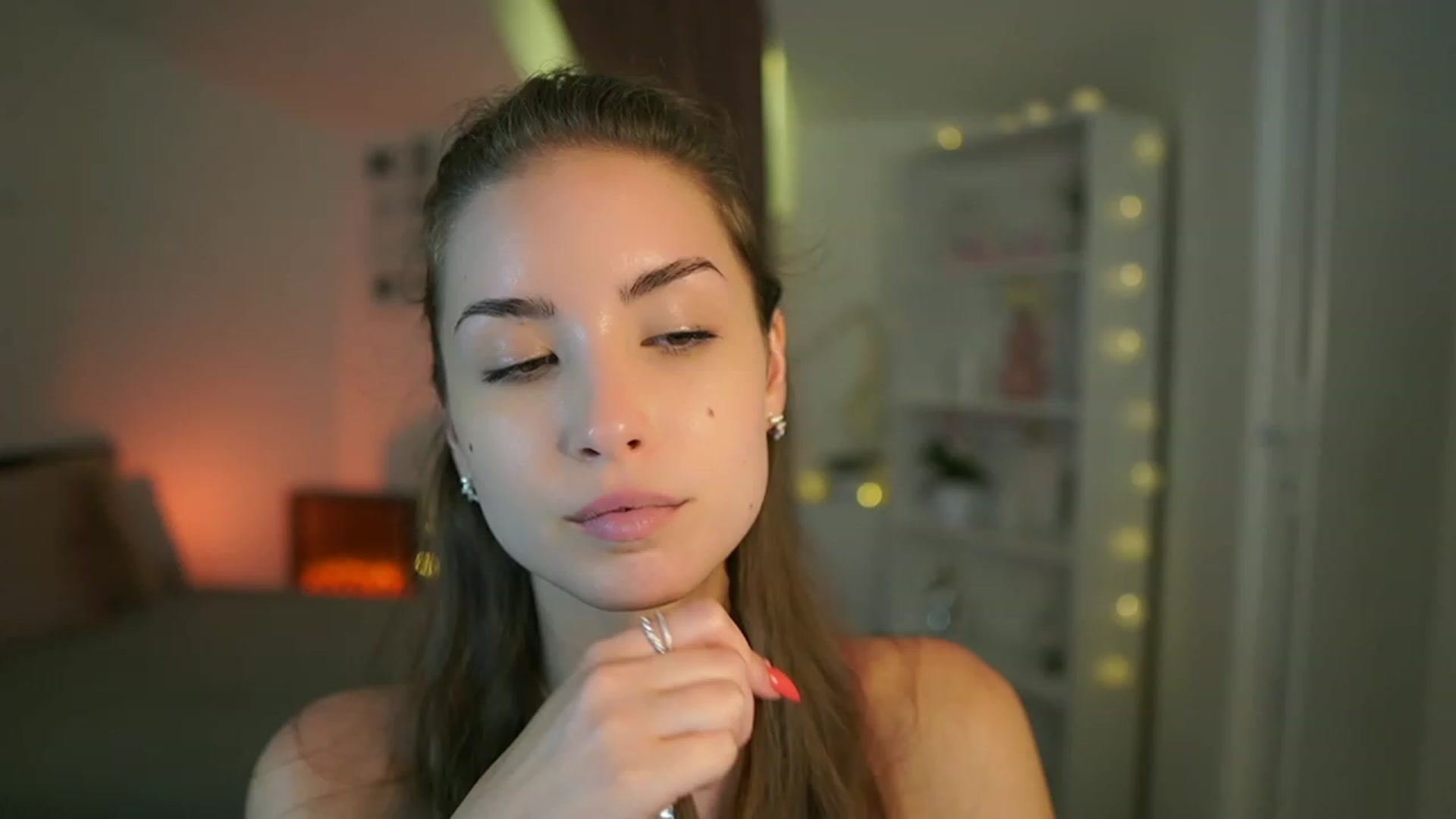 Gallery image thumbnail from Shy_jane's myfreecams stream on, 07/11/2023, 17:05 image 2 of 20