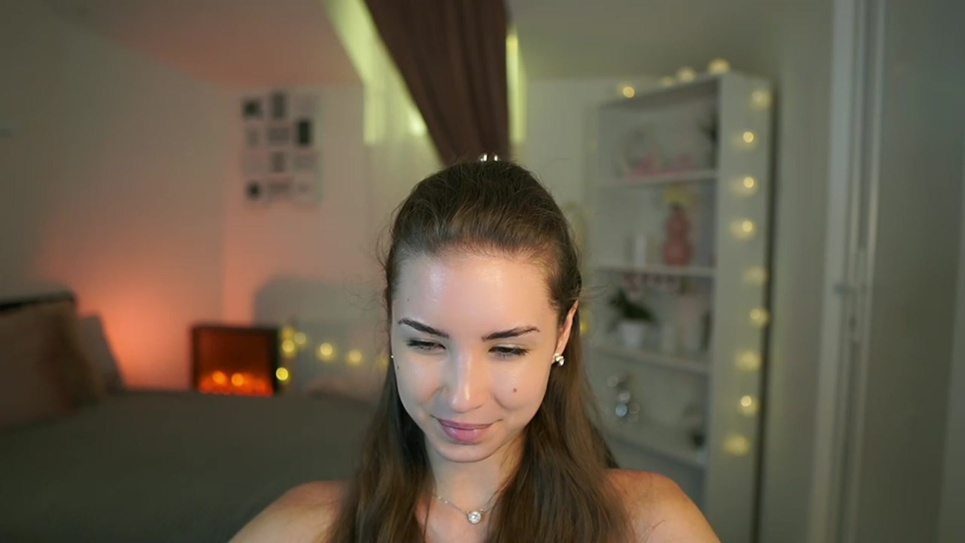 Gallery image thumbnail from Shy_jane's myfreecams stream on, 07/11/2023, 17:05 image 10 of 20