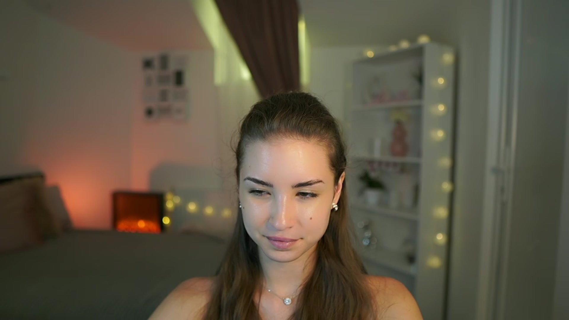 Gallery image thumbnail from Shy_jane's myfreecams stream on, 07/11/2023, 17:05 image 8 of 20