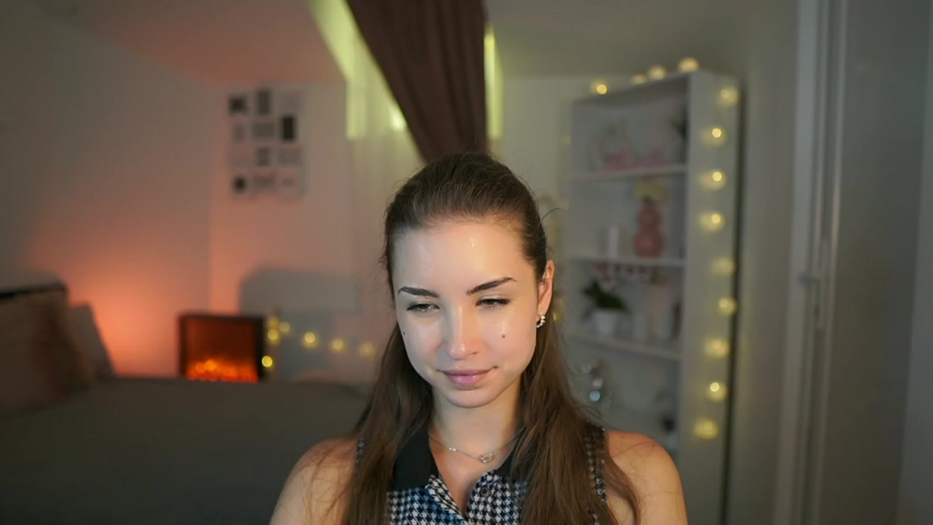 Gallery image thumbnail from Shy_jane's myfreecams stream on, 07/13/2023, 14:33 image 2 of 20