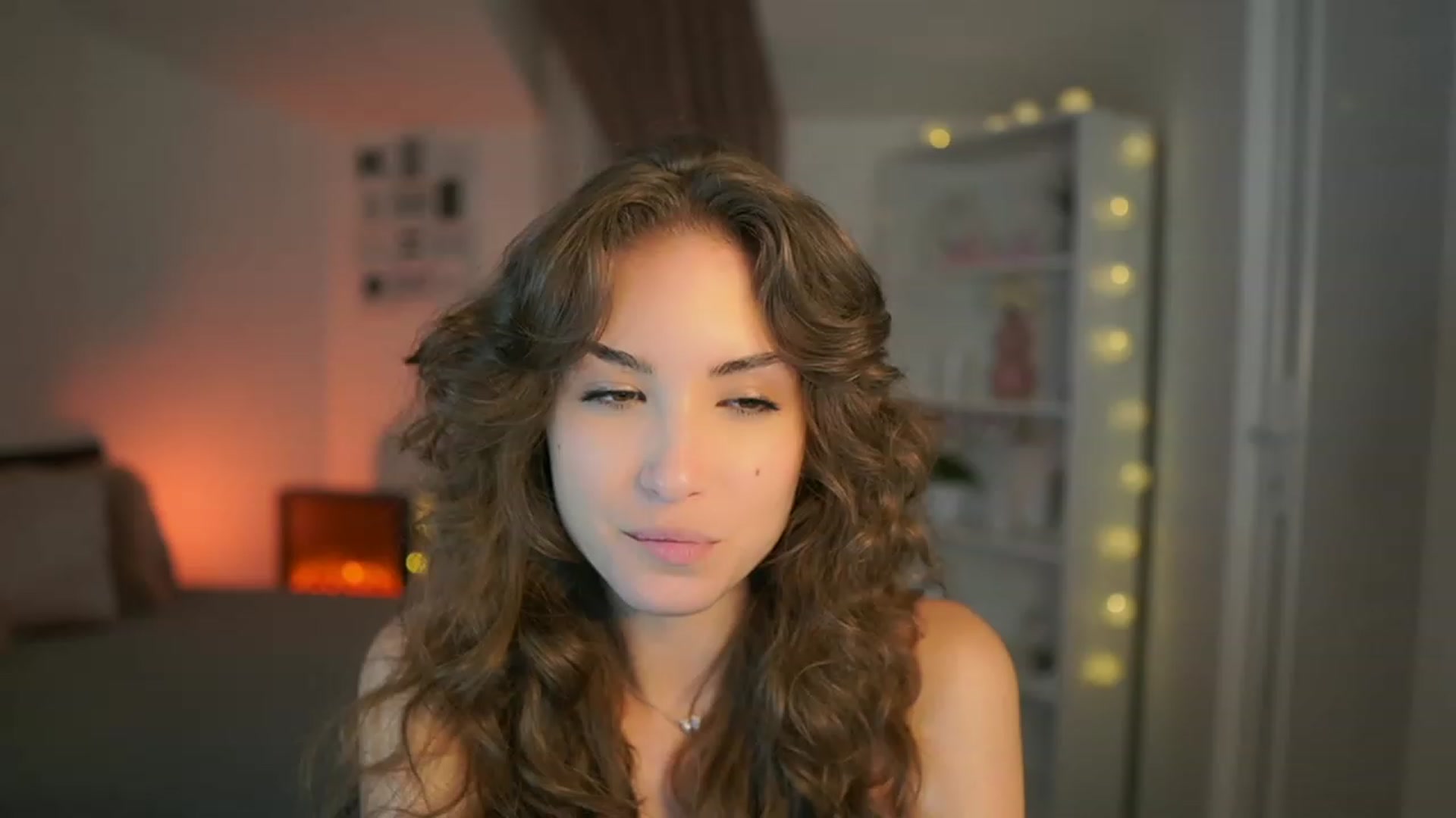 Gallery image thumbnail from Shy_jane's myfreecams stream on, 07/14/2023, 14:12 image 6 of 20
