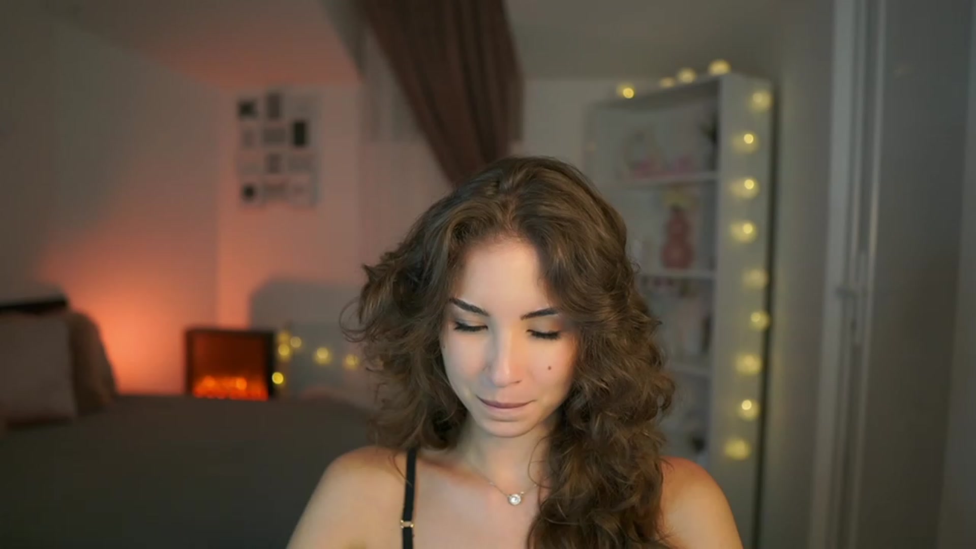 Gallery image thumbnail from Shy_jane's myfreecams stream on, 07/14/2023, 14:12 image 17 of 20
