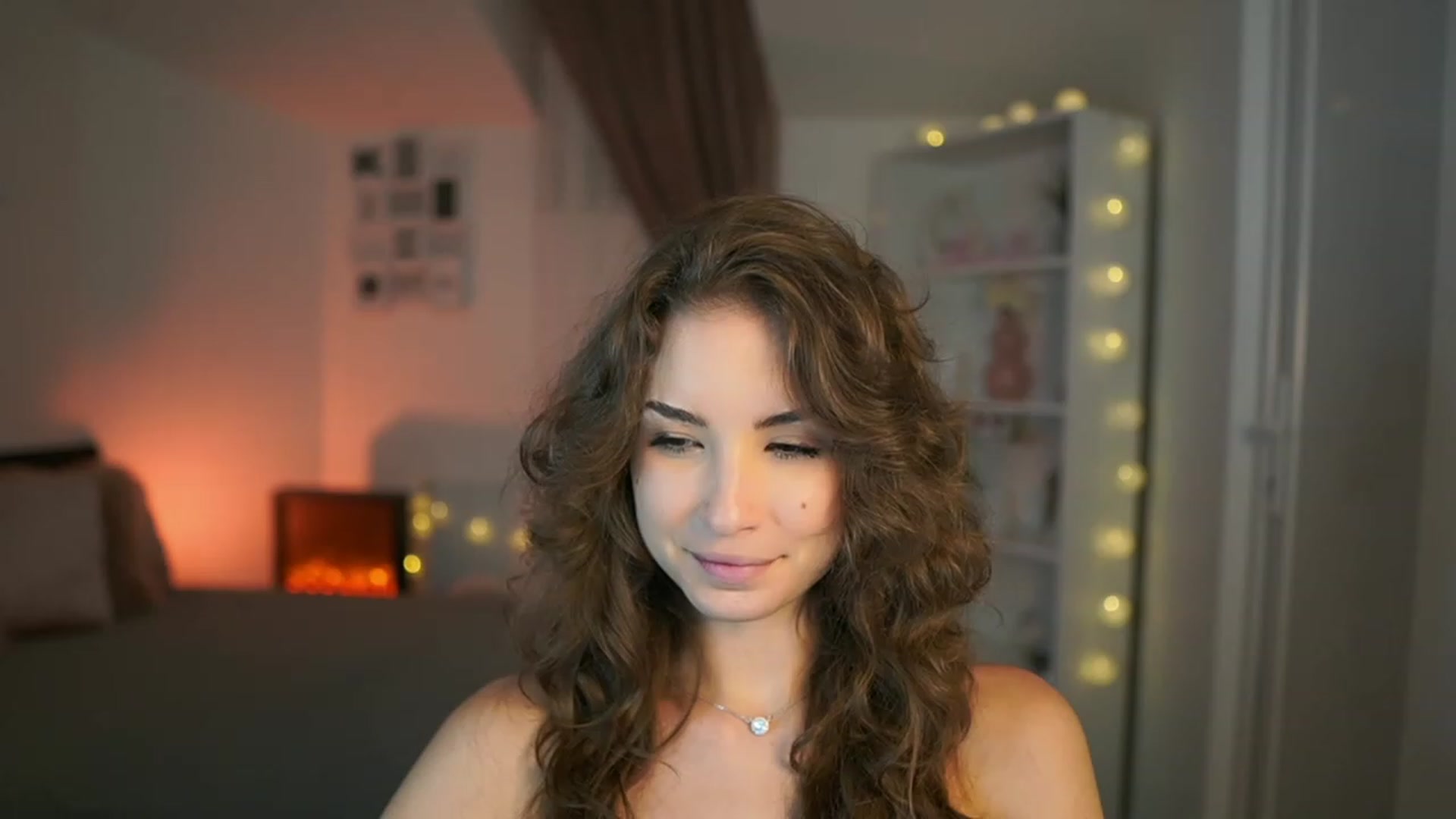 Gallery image thumbnail from Shy_jane's myfreecams stream on, 07/14/2023, 16:17 image 8 of 20