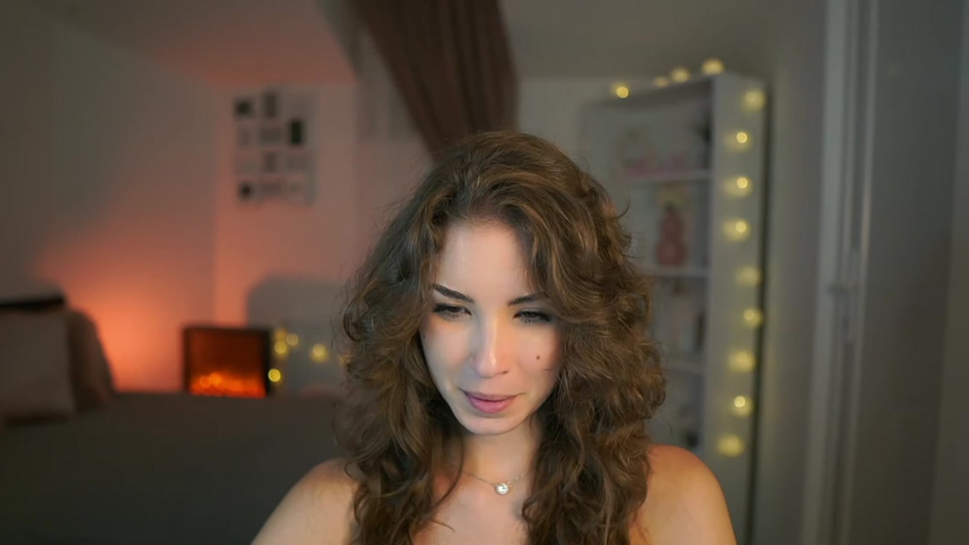 Gallery image thumbnail from Shy_jane's myfreecams stream on, 07/14/2023, 16:17 image 10 of 20