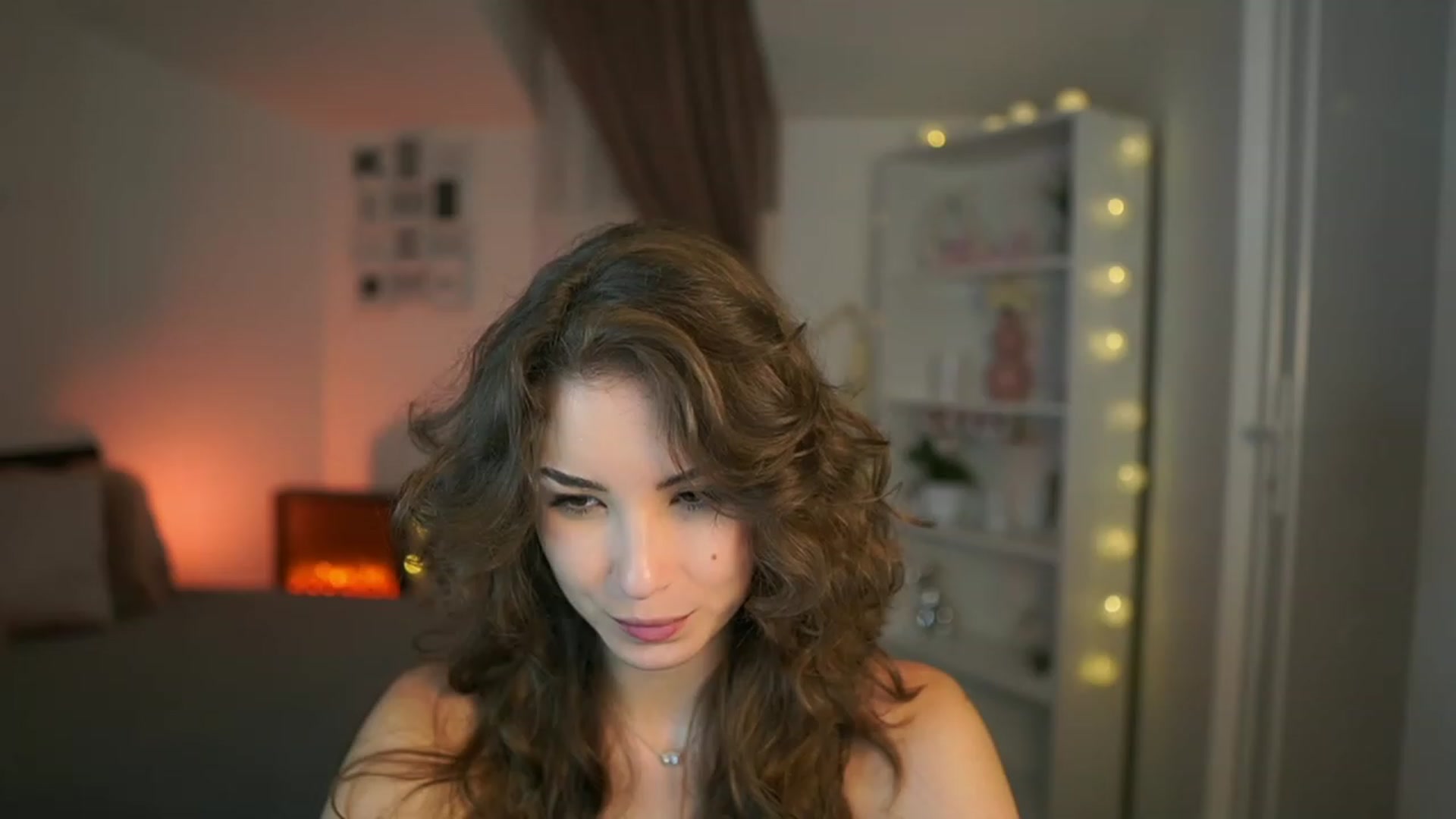 Gallery image thumbnail from Shy_jane's myfreecams stream on, 07/14/2023, 18:00 image 17 of 20