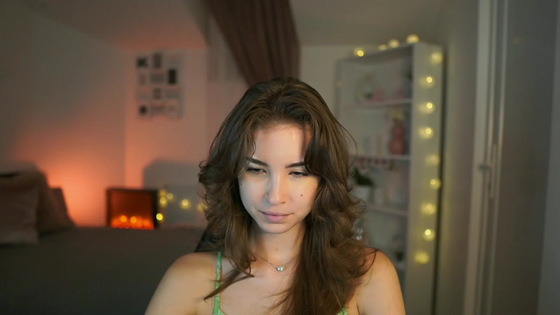 Gallery image thumbnail from Shy_jane's myfreecams stream on, 07/18/2023, 09:36 image 16 of 20