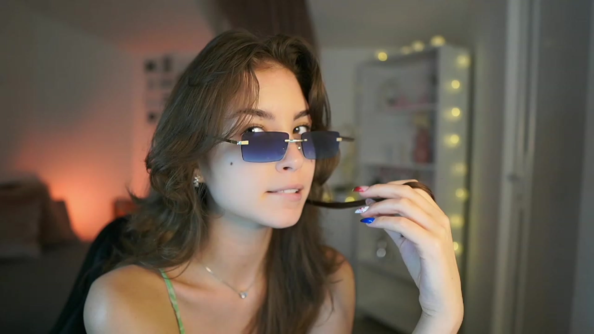 Gallery image thumbnail from Shy_jane's myfreecams stream on, 07/18/2023, 09:36 image 13 of 20
