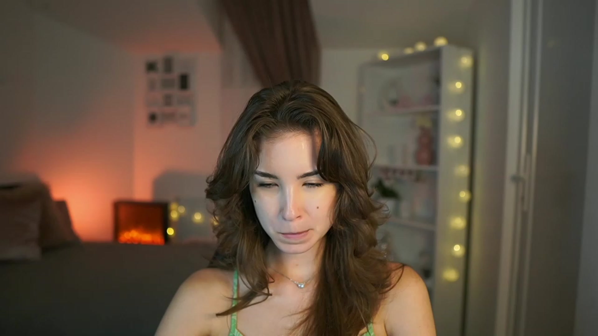 Gallery image thumbnail from Shy_jane's myfreecams stream on, 07/18/2023, 09:36 image 14 of 20