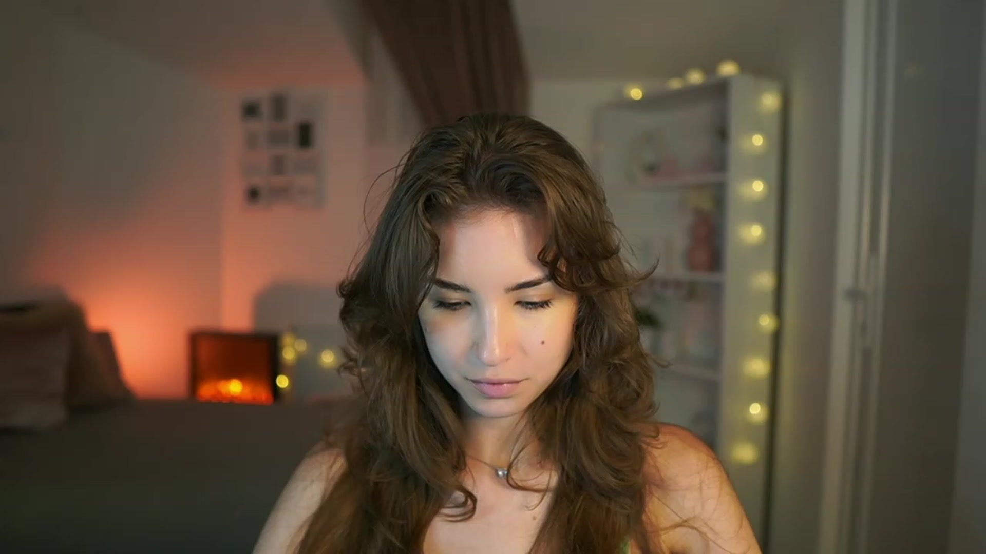 Gallery image thumbnail from Shy_jane's myfreecams stream on, 07/18/2023, 11:24 image 1 of 20