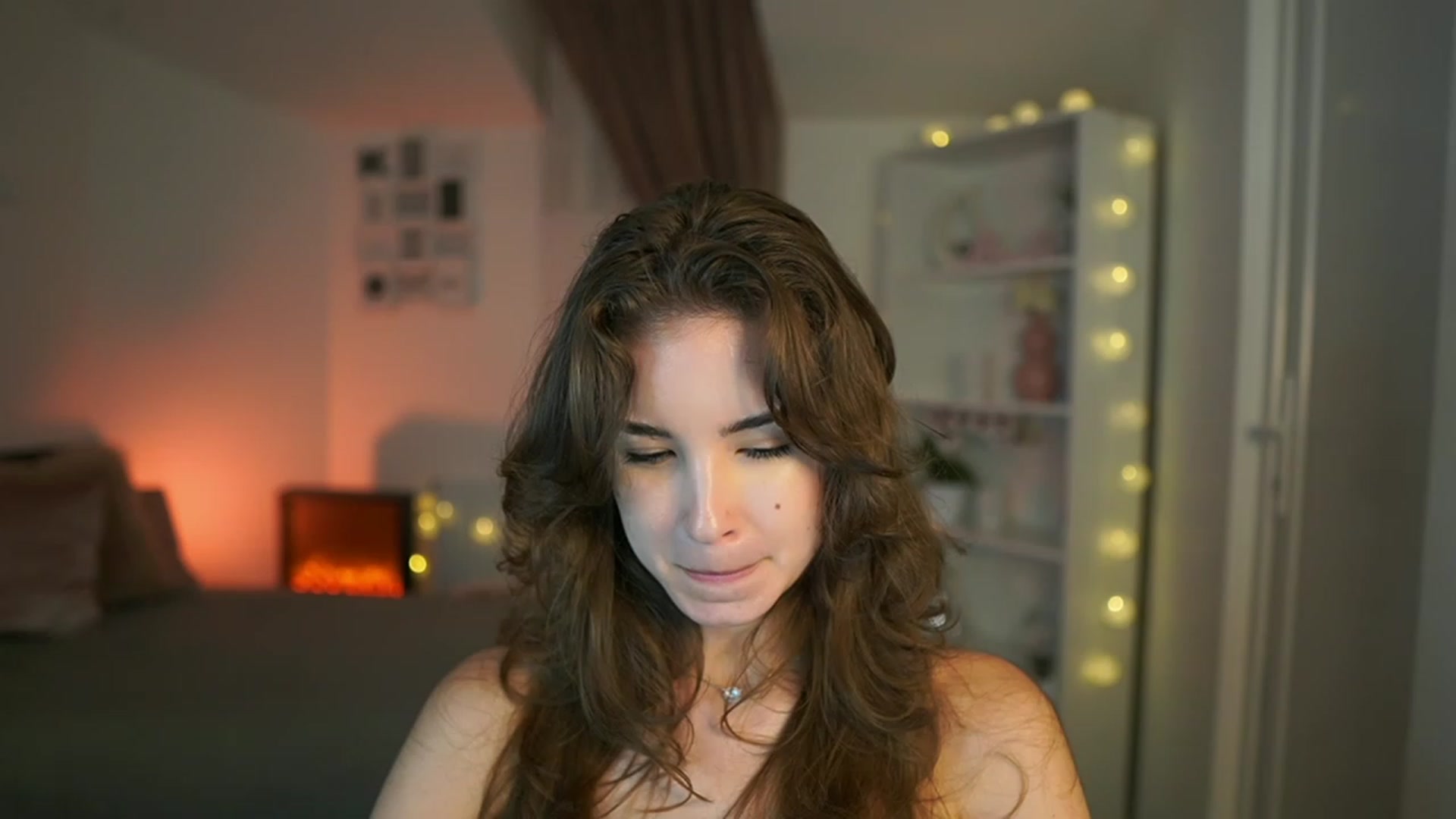 Gallery image thumbnail from Shy_jane's myfreecams stream on, 07/18/2023, 11:24 image 15 of 20