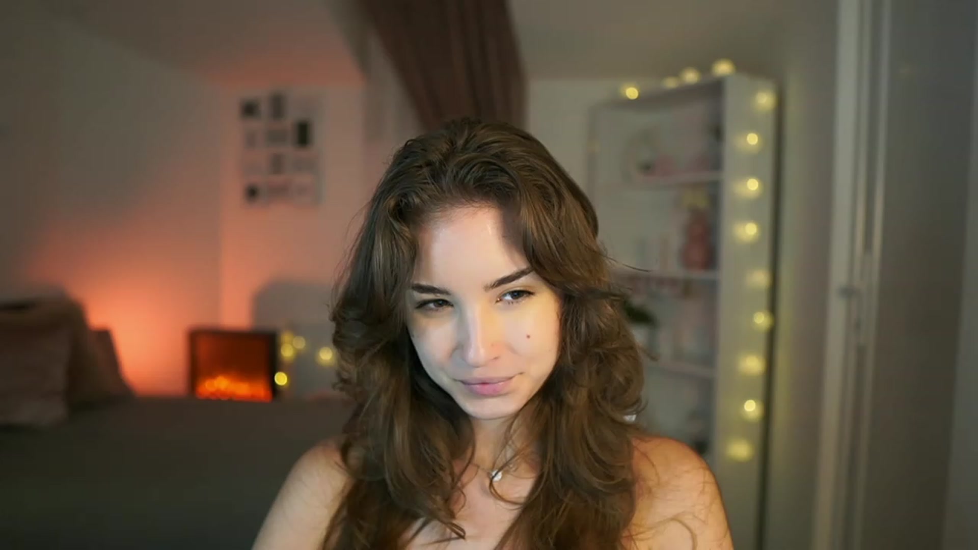 Gallery image thumbnail from Shy_jane's myfreecams stream on, 07/18/2023, 11:24 image 7 of 20