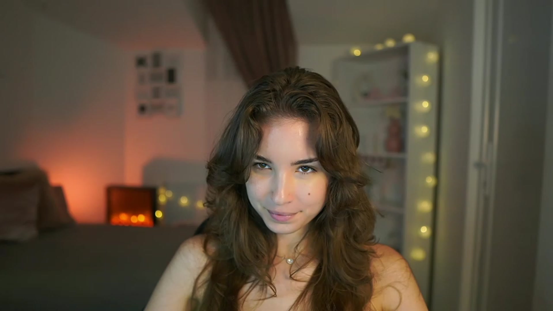 Gallery image thumbnail from Shy_jane's myfreecams stream on, 07/18/2023, 11:24 image 10 of 20
