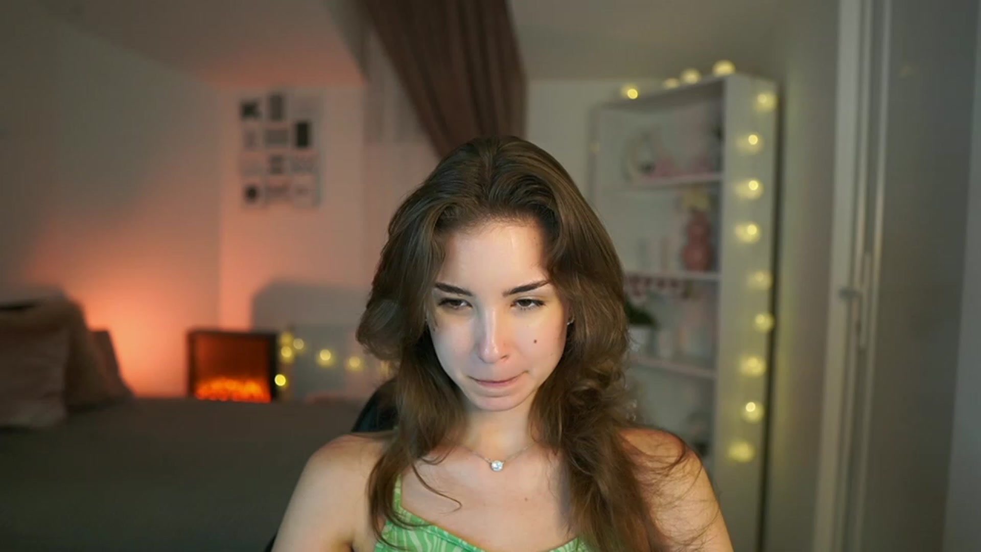 Gallery image thumbnail from Shy_jane's myfreecams stream on, 07/18/2023, 13:17 image 7 of 20