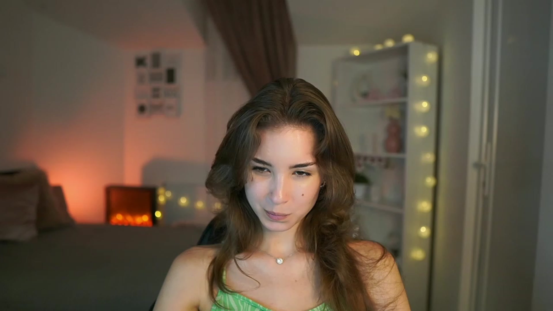 Gallery image thumbnail from Shy_jane's myfreecams stream on, 07/18/2023, 13:17 image 9 of 20