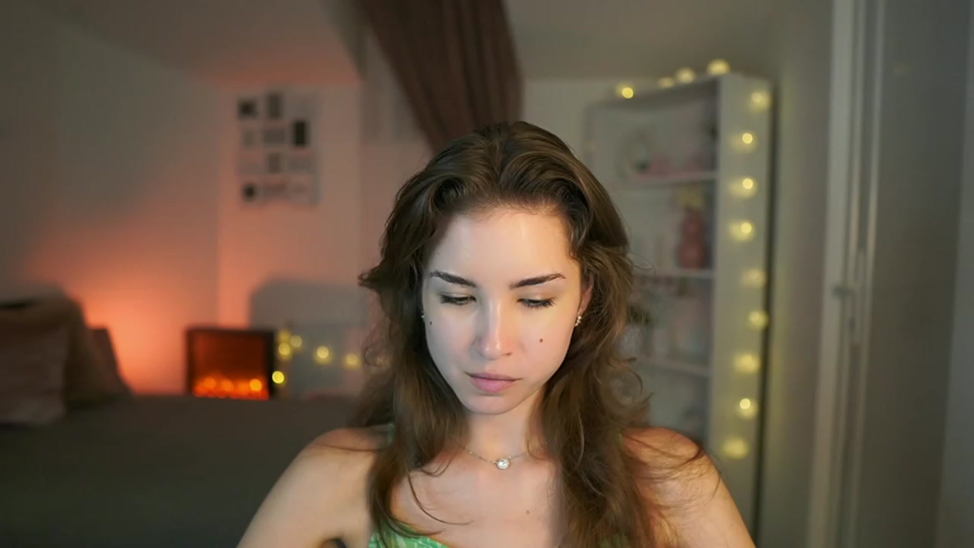 Gallery image thumbnail from Shy_jane's myfreecams stream on, 07/18/2023, 13:17 image 15 of 20