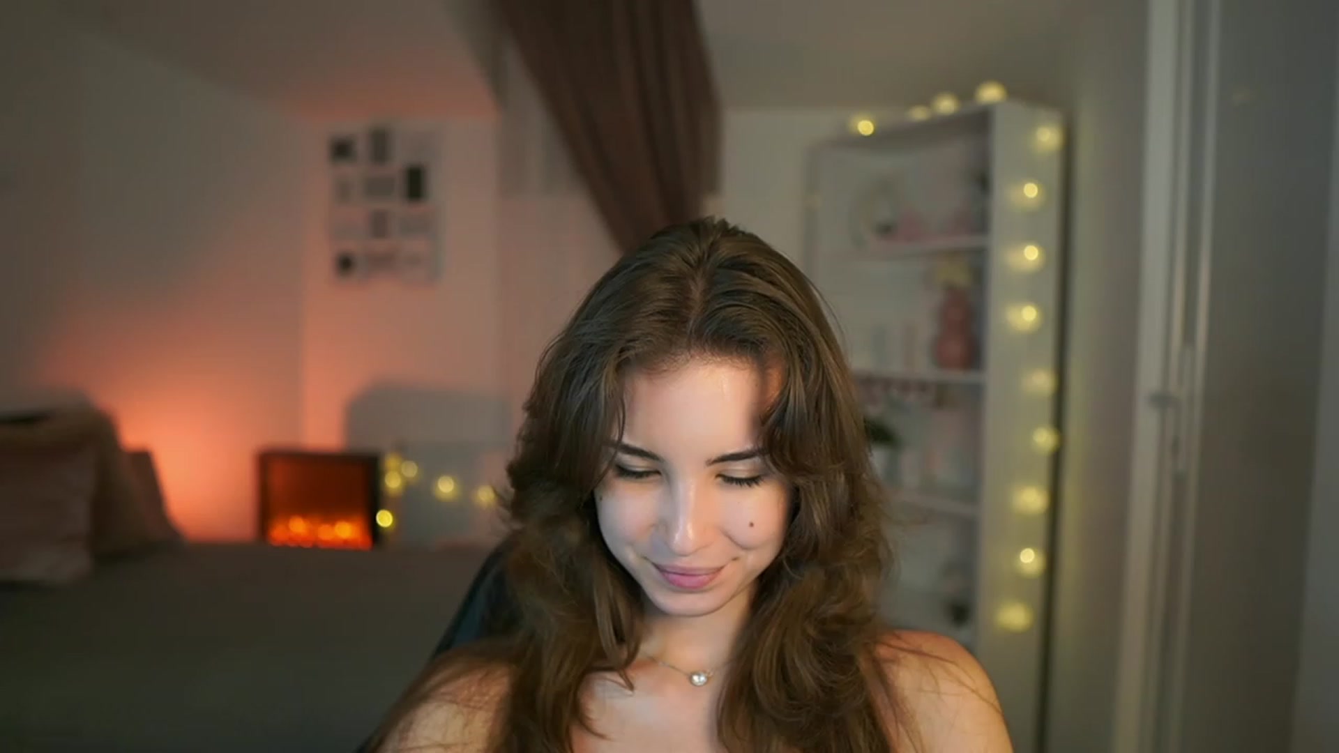 Gallery image thumbnail from Shy_jane's myfreecams stream on, 07/18/2023, 17:08 image 17 of 20