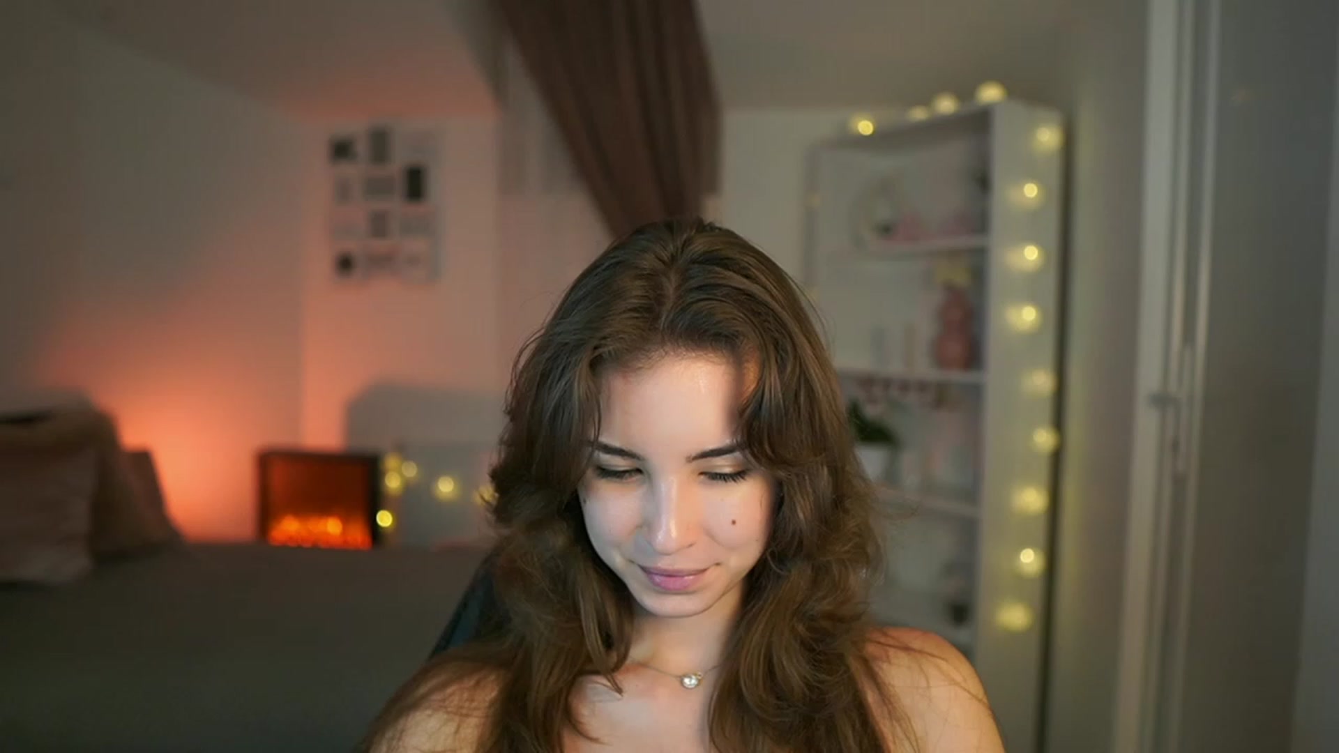 Gallery image thumbnail from Shy_jane's myfreecams stream on, 07/18/2023, 17:08 image 14 of 20