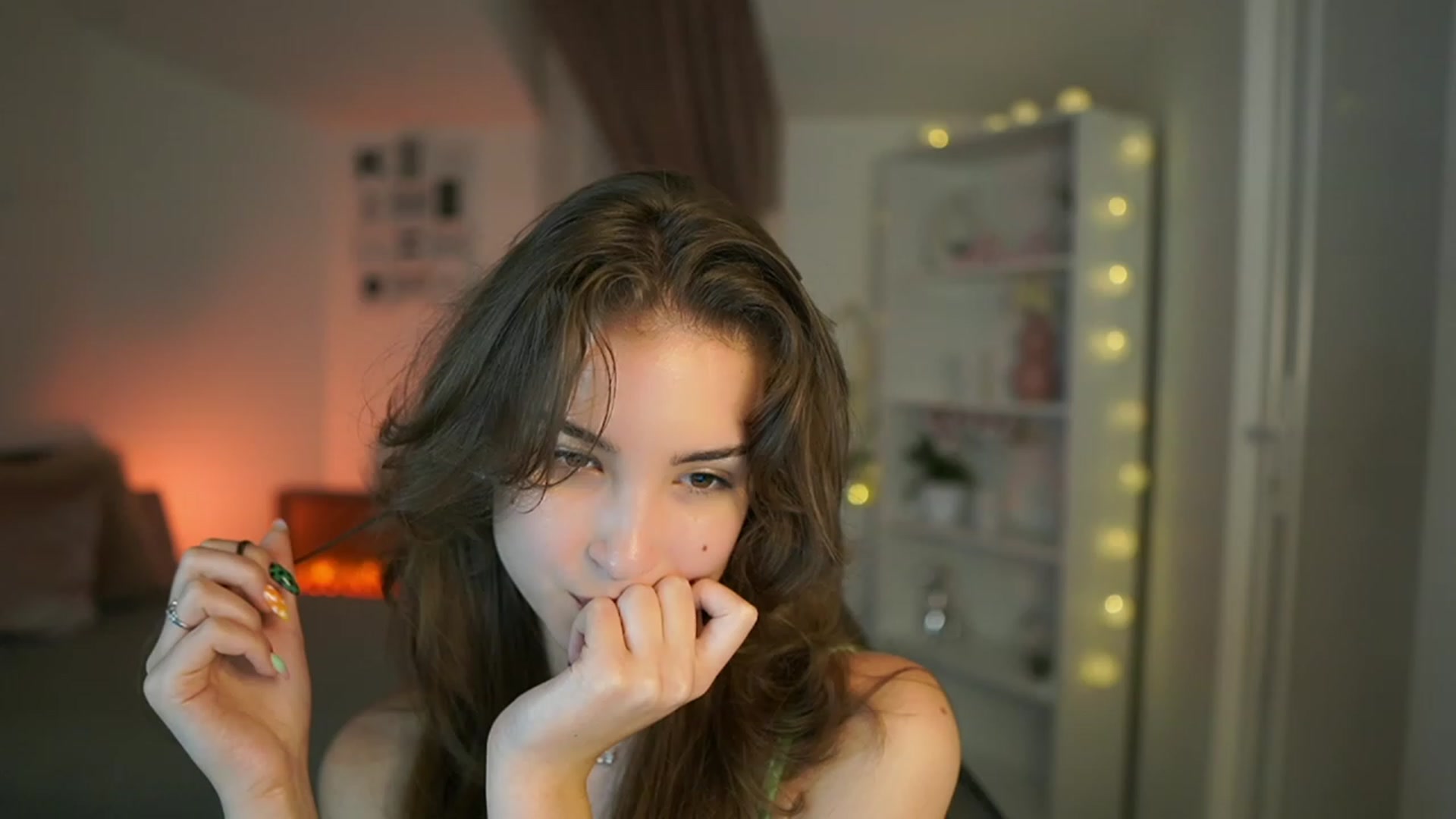 Gallery image thumbnail from Shy_jane's myfreecams stream on, 07/18/2023, 17:55 image 2 of 20