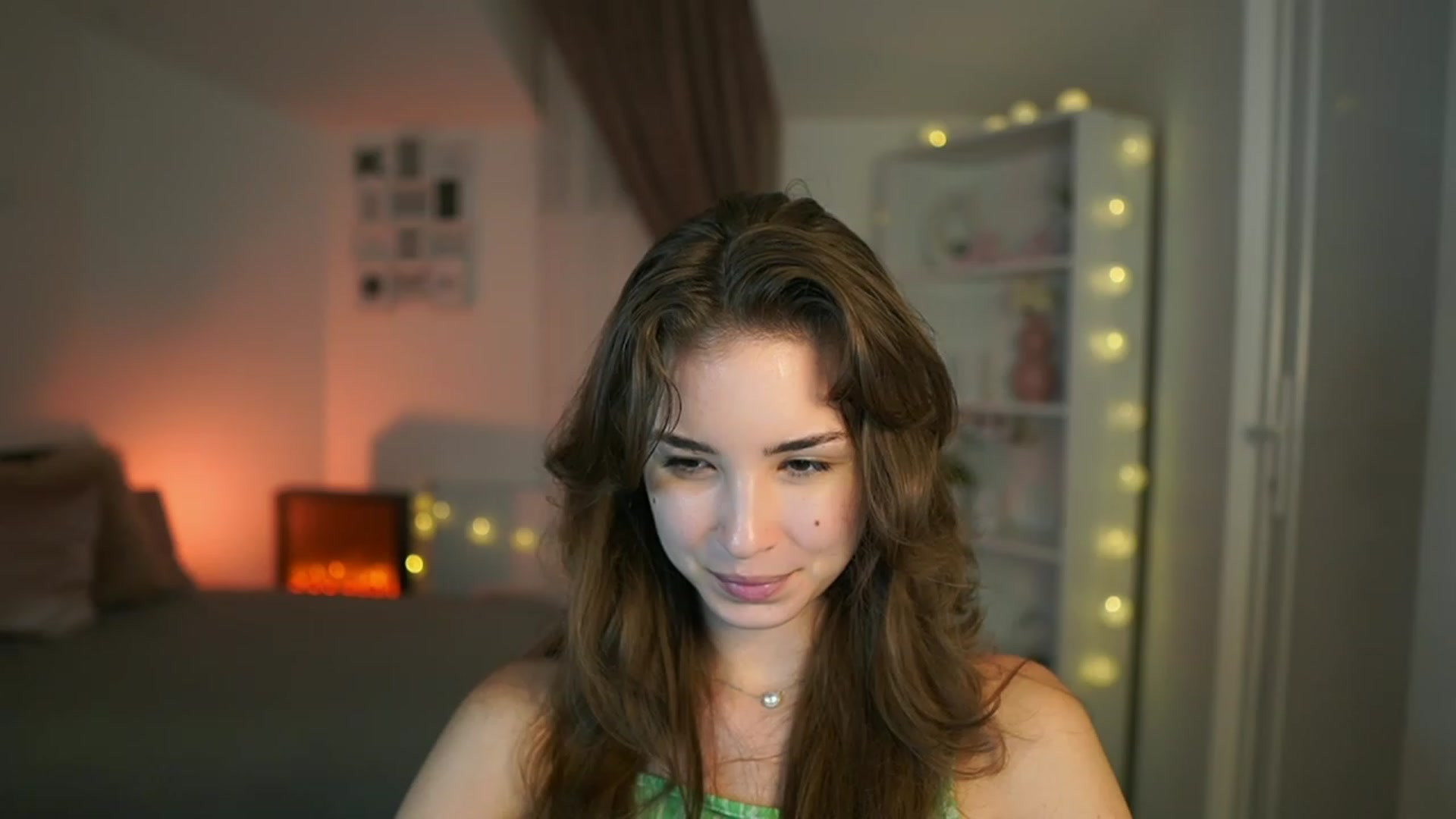 Gallery image thumbnail from Shy_jane's myfreecams stream on, 07/18/2023, 17:55 image 11 of 20