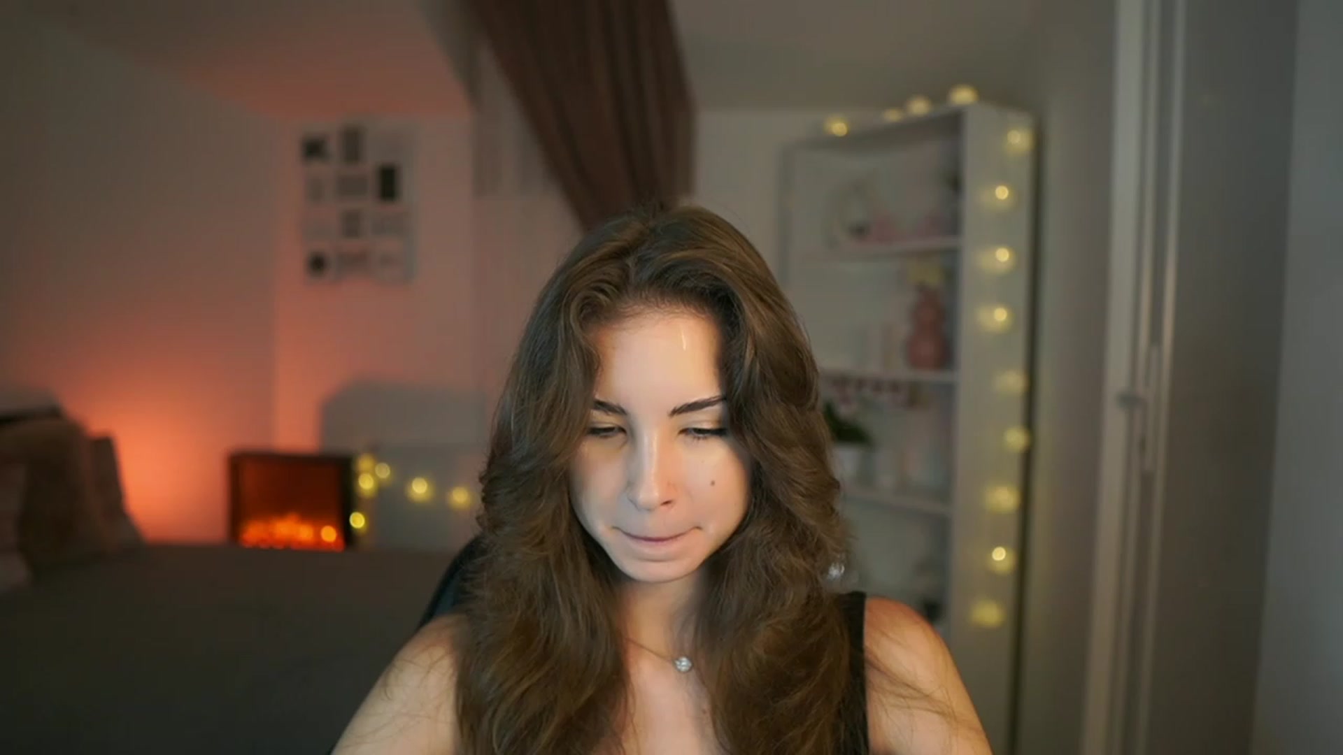 Gallery image thumbnail from Shy_jane's myfreecams stream on, 07/23/2023, 08:49 image 2 of 20