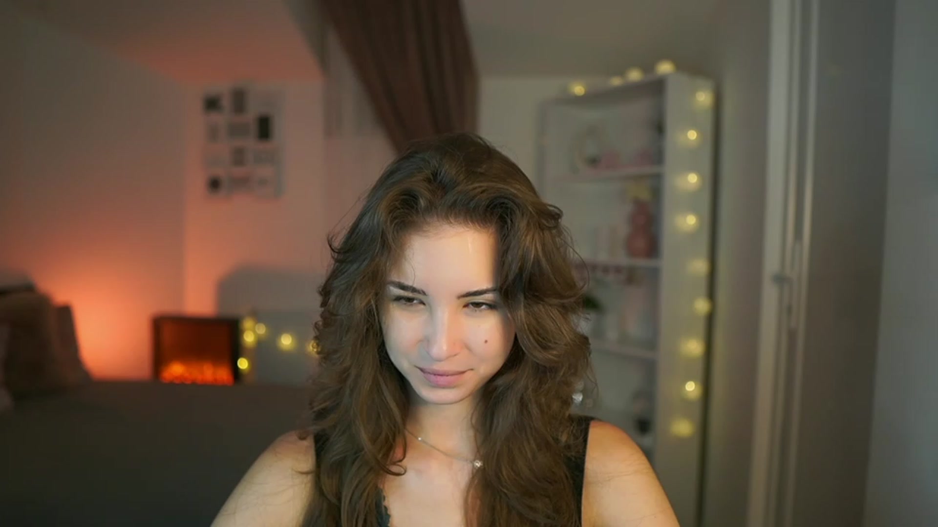 Gallery image thumbnail from Shy_jane's myfreecams stream on, 07/23/2023, 14:05 image 6 of 20