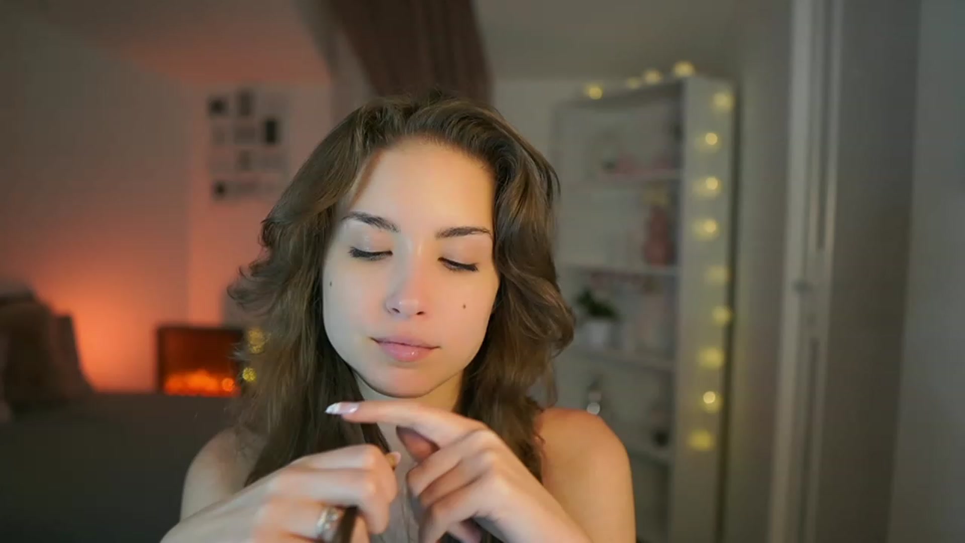 Gallery image thumbnail from Shy_jane's myfreecams stream on, 07/23/2023, 17:27 image 15 of 20