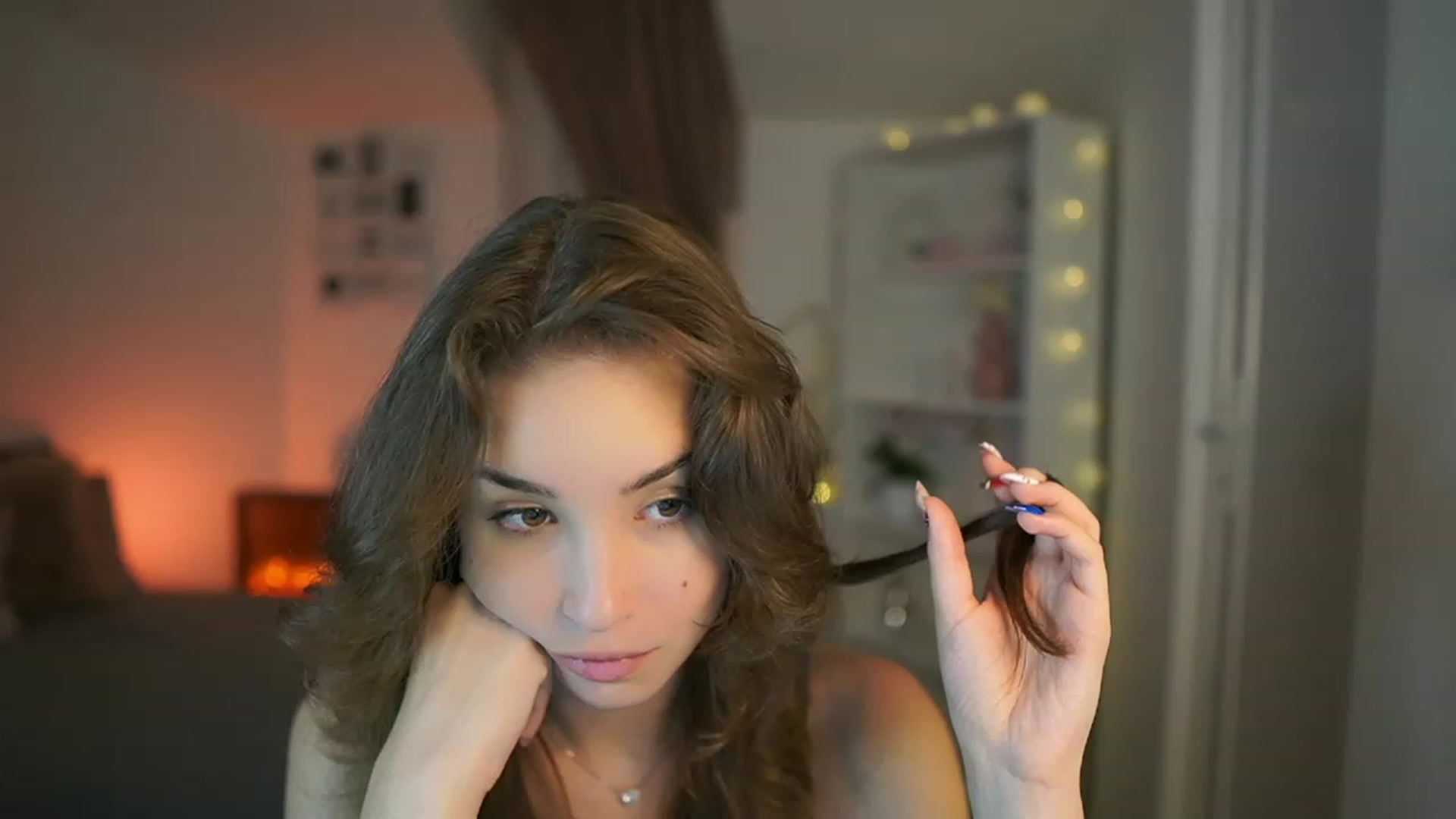 Gallery image thumbnail from Shy_jane's myfreecams stream on, 07/23/2023, 17:27 image 14 of 20