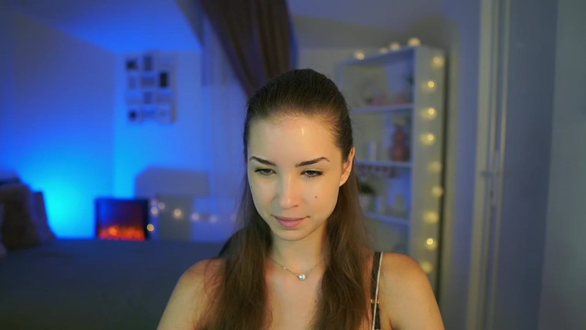 Gallery image thumbnail from Shy_jane's myfreecams stream on, 07/25/2023, 08:50 image 3 of 20