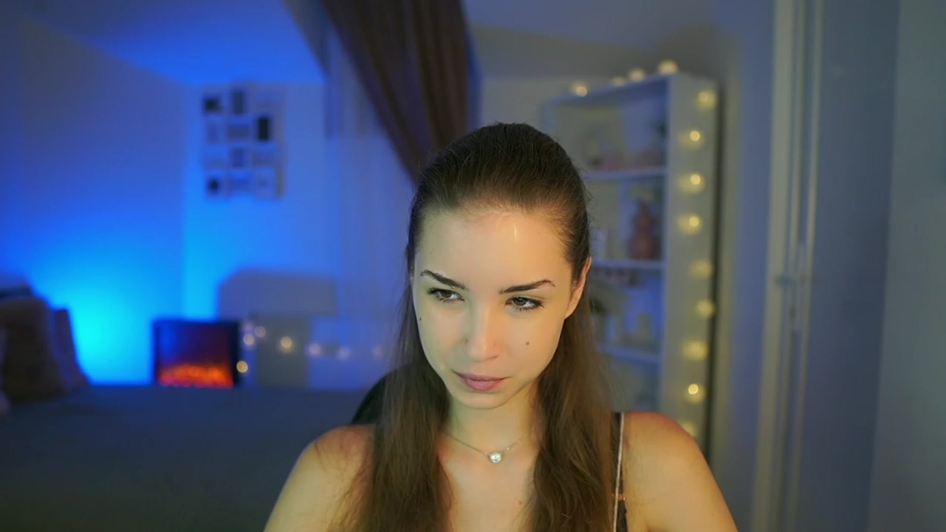 Gallery image thumbnail from Shy_jane's myfreecams stream on, 07/25/2023, 08:50 image 10 of 20