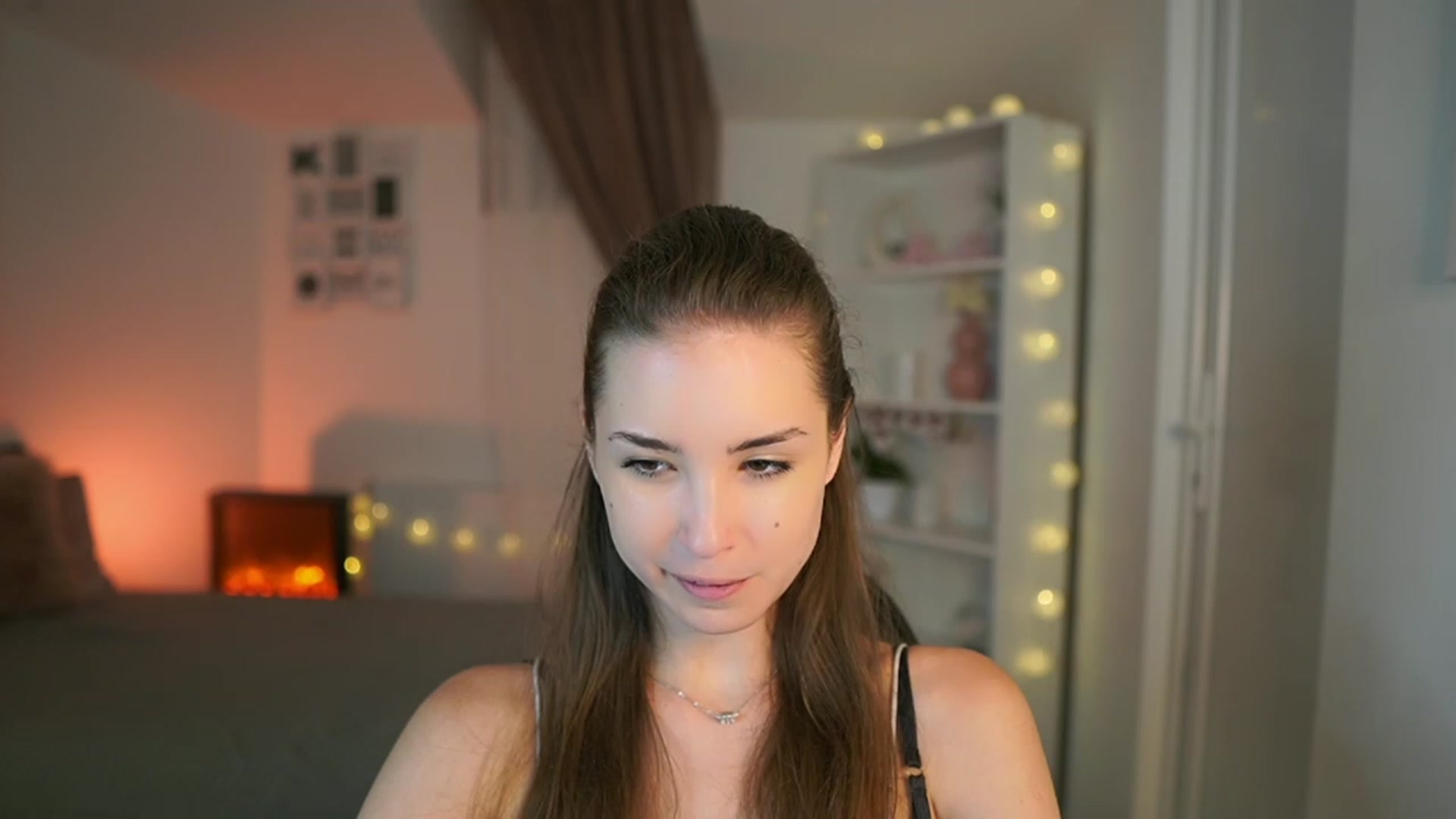 Gallery image thumbnail from Shy_jane's myfreecams stream on, 07/25/2023, 15:10 image 12 of 20