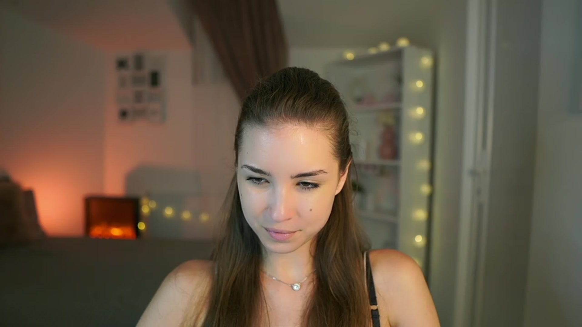 Gallery image thumbnail from Shy_jane's myfreecams stream on, 07/25/2023, 15:10 image 13 of 20