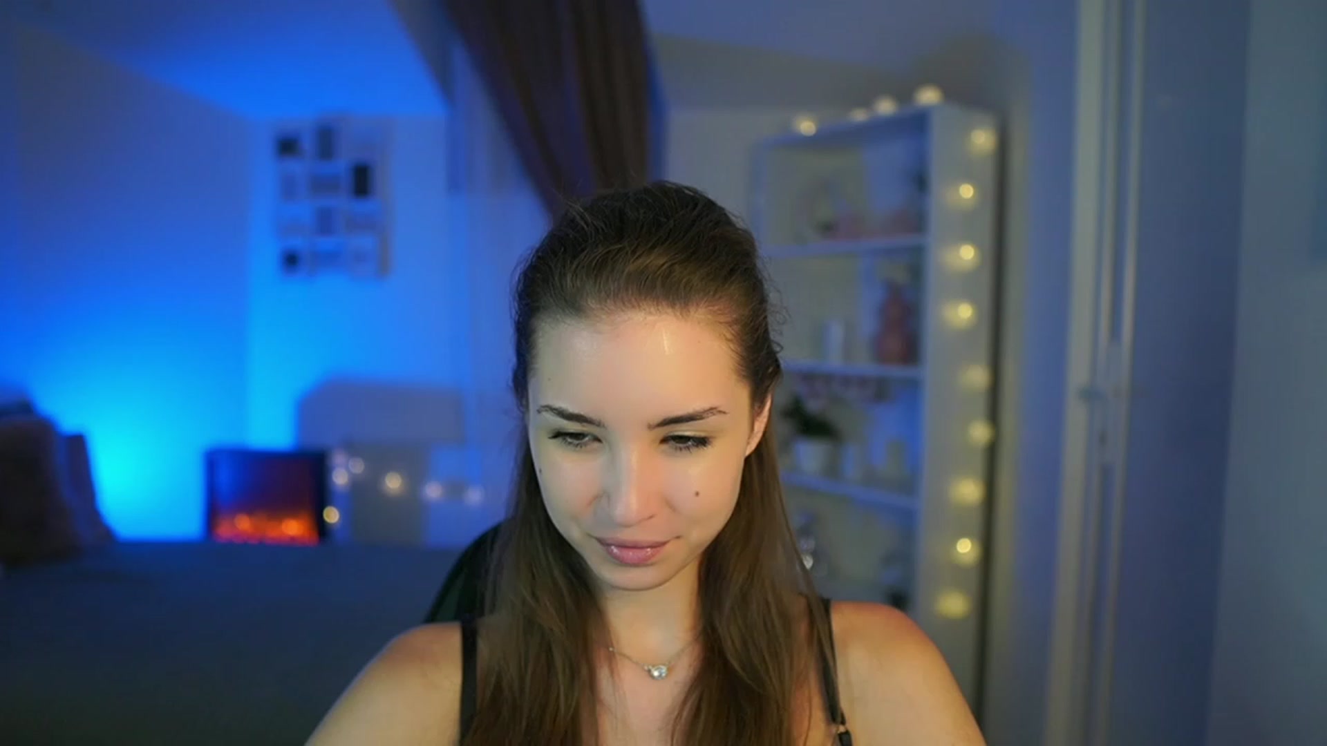 Gallery image thumbnail from Shy_jane's myfreecams stream on, 07/25/2023, 15:10 image 5 of 20