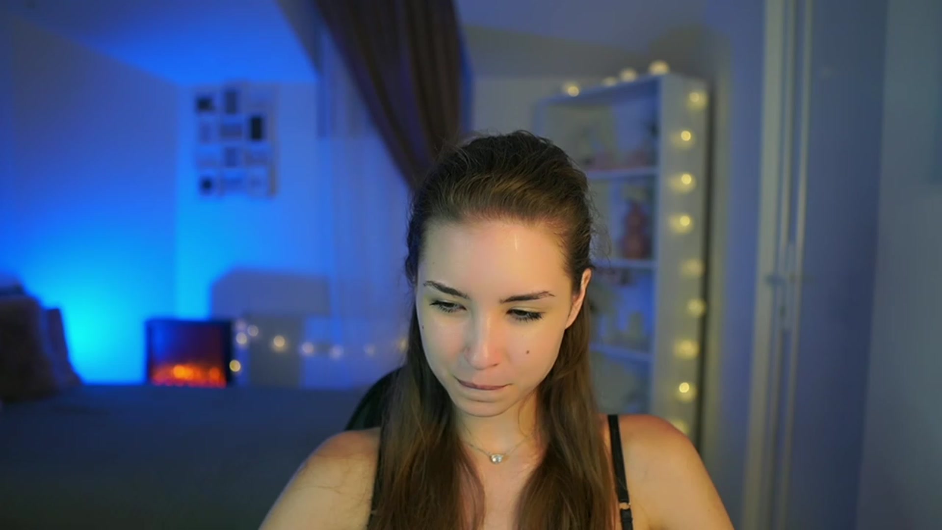 Gallery image thumbnail from Shy_jane's myfreecams stream on, 07/25/2023, 15:10 image 10 of 20