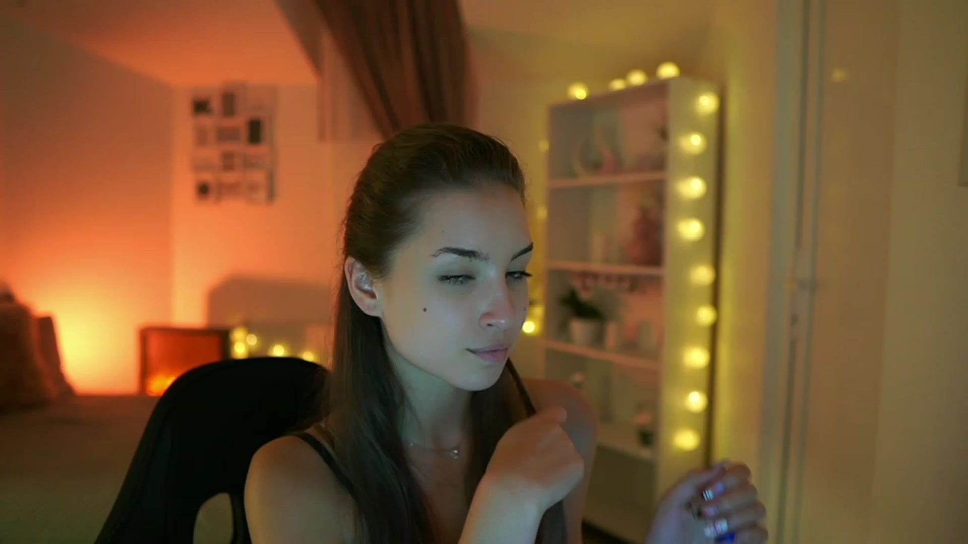 Gallery image thumbnail from Shy_jane's myfreecams stream on, 07/25/2023, 15:56 image 10 of 20