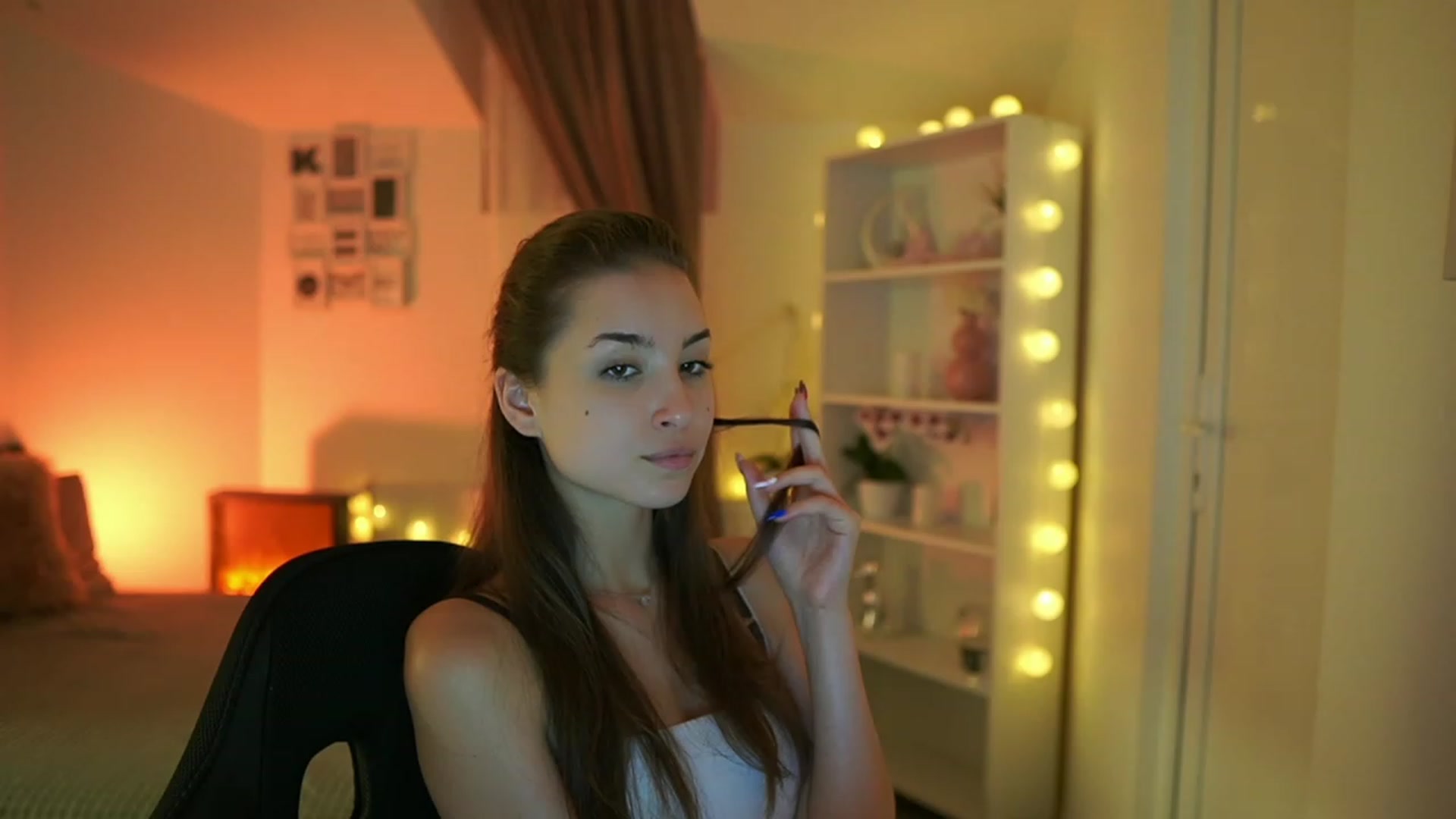 Gallery image thumbnail from Shy_jane's myfreecams stream on, 07/25/2023, 15:56 image 9 of 20