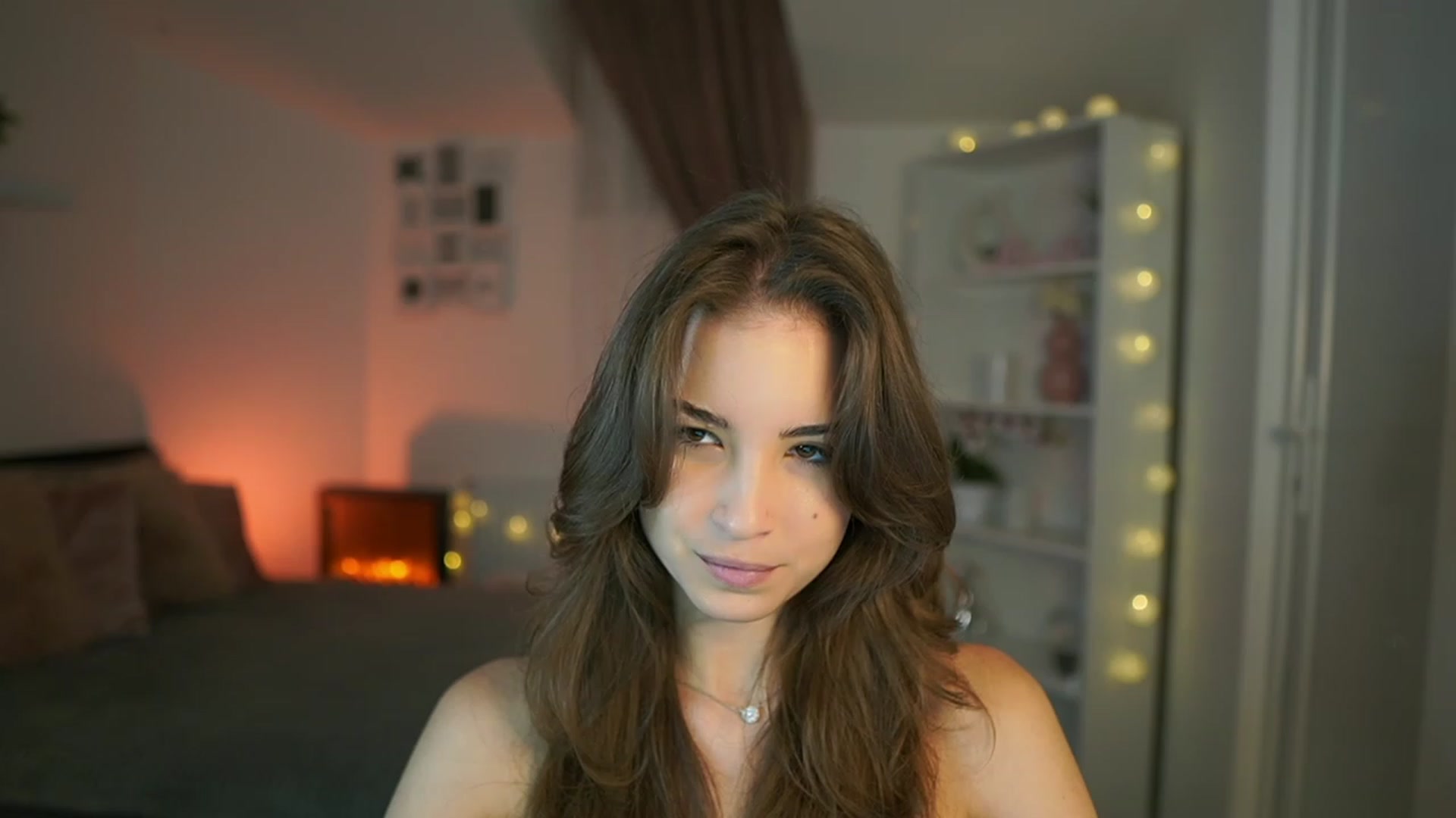 Gallery image thumbnail from Shy_jane's myfreecams stream on, 07/27/2023, 08:56 image 12 of 20