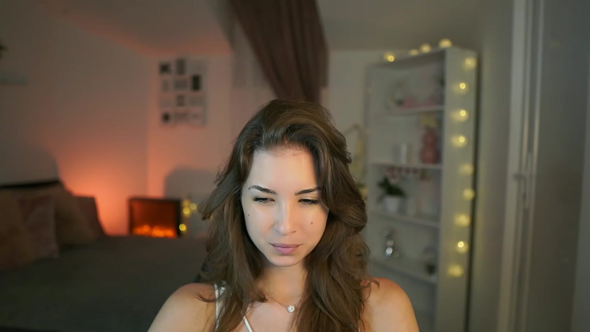 Gallery image thumbnail from Shy_jane's myfreecams stream on, 07/27/2023, 09:54 image 16 of 20
