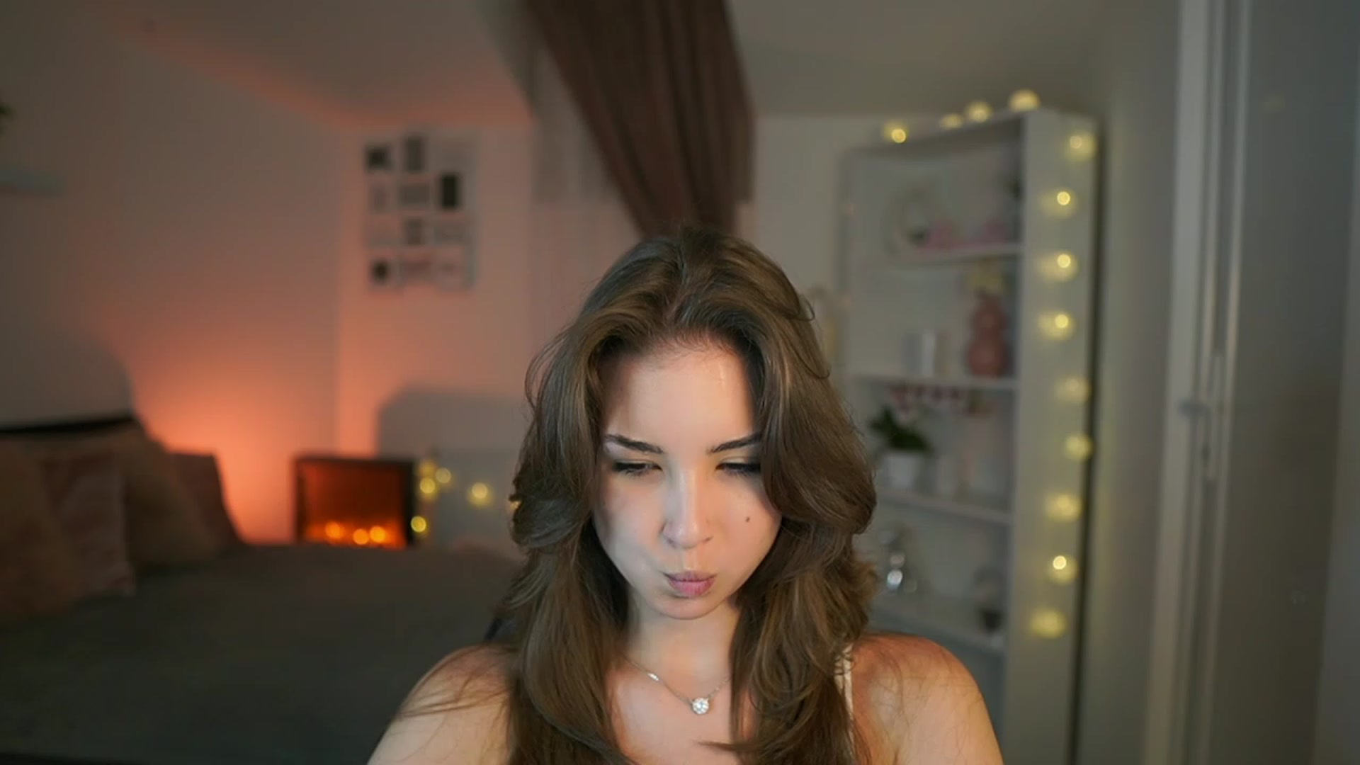 Gallery image thumbnail from Shy_jane's myfreecams stream on, 07/27/2023, 13:17 image 5 of 20