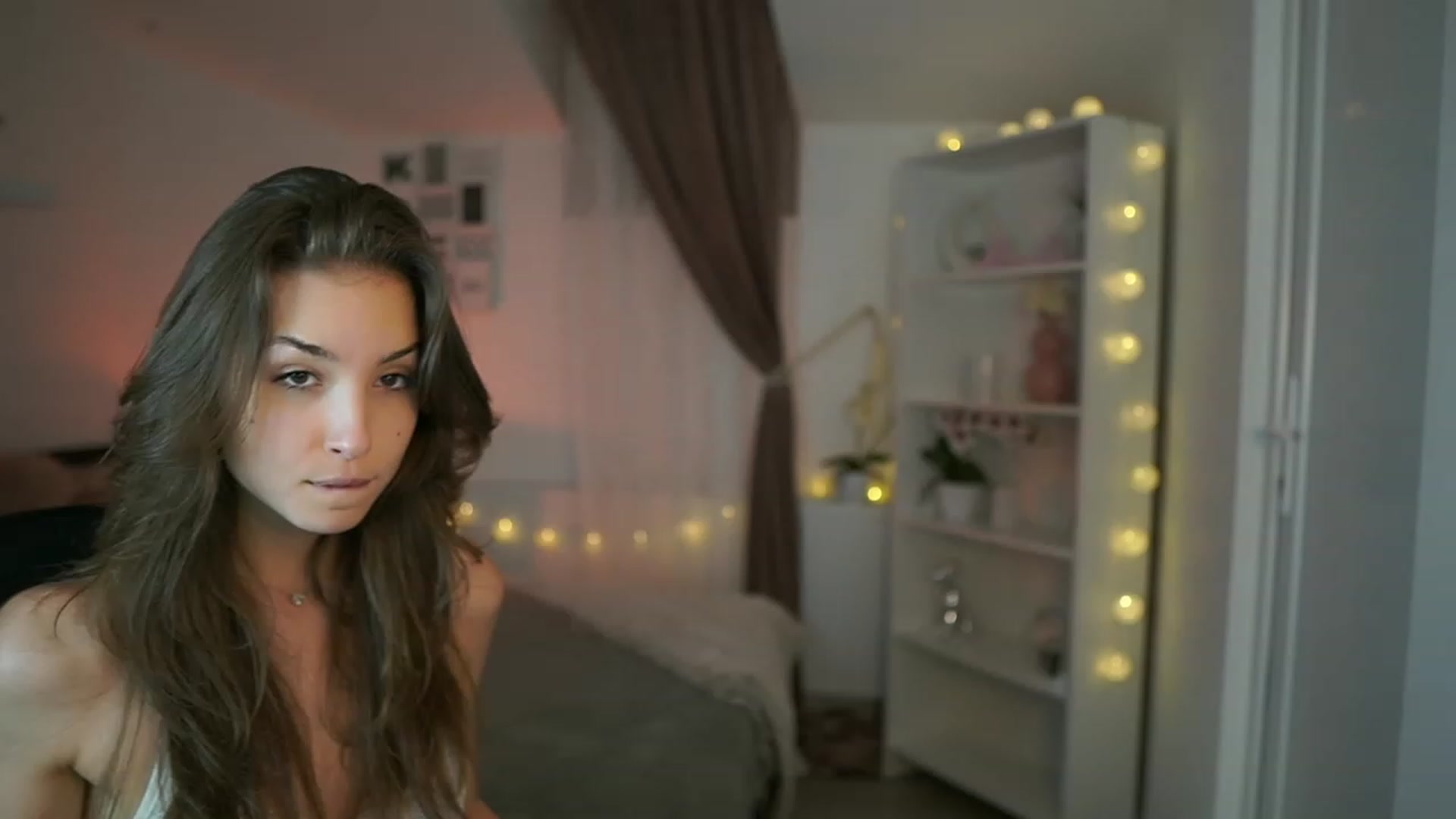Gallery image thumbnail from Shy_jane's myfreecams stream on, 07/27/2023, 14:55 image 13 of 20