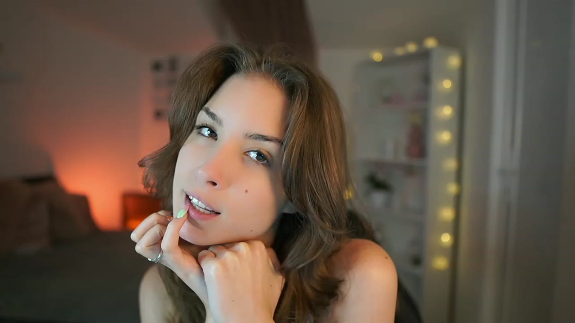 Gallery image thumbnail from Shy_jane's myfreecams stream on, 07/27/2023, 14:55 image 3 of 20