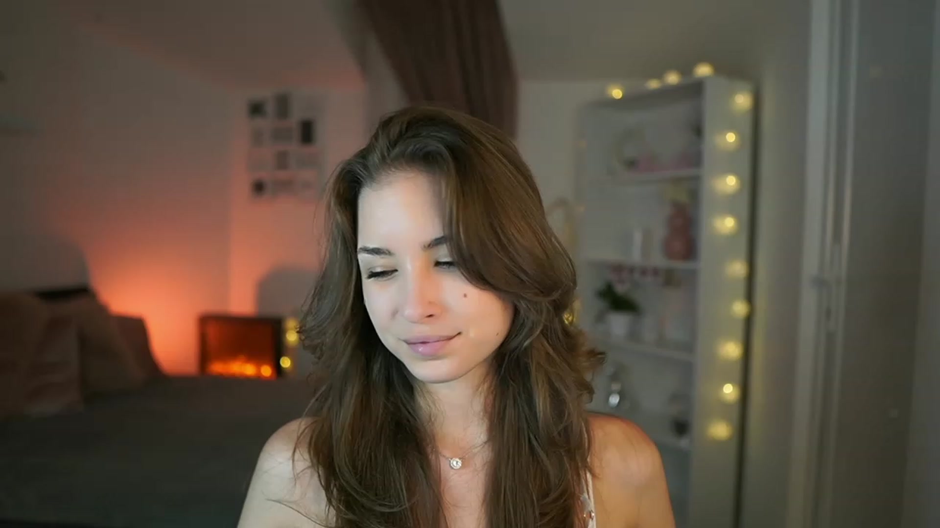 Gallery image thumbnail from Shy_jane's myfreecams stream on, 07/27/2023, 14:55 image 2 of 20