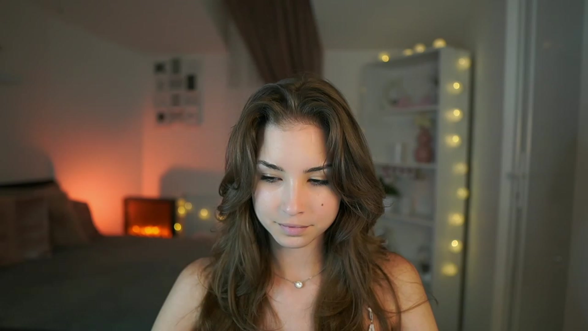 Gallery image thumbnail from Shy_jane's myfreecams stream on, 07/27/2023, 16:17 image 6 of 20