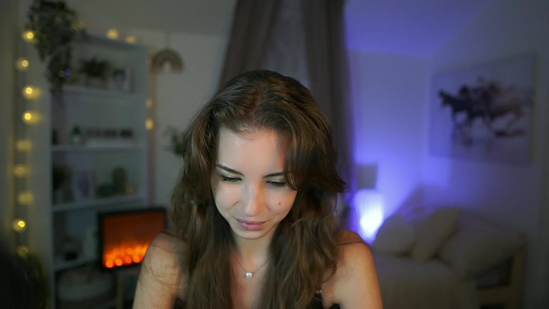 Gallery image thumbnail from Shy_jane's myfreecams stream on, 08/06/2023, 17:18 image 3 of 20