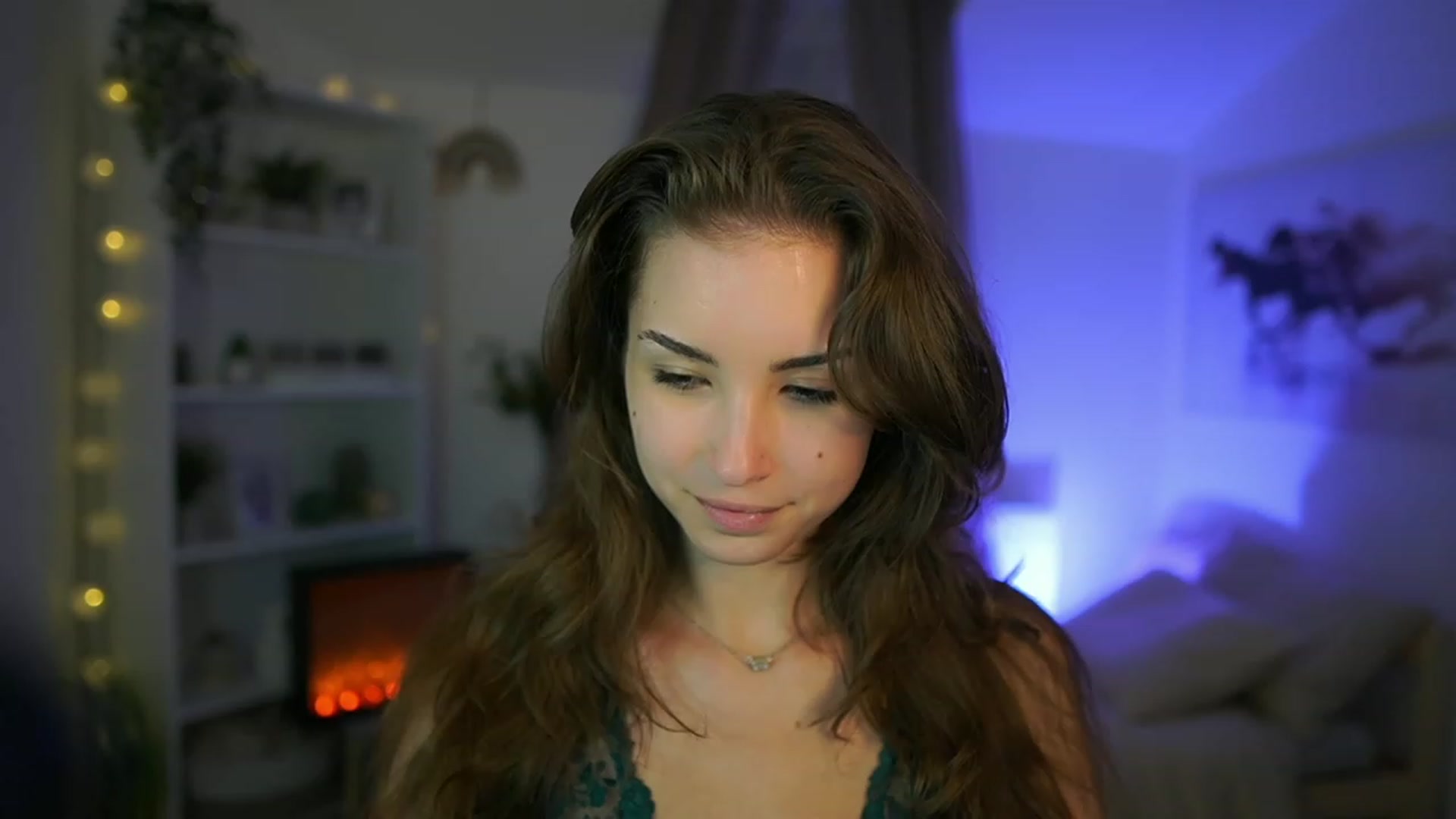 Gallery image thumbnail from Shy_jane's myfreecams stream on, 08/08/2023, 17:40 image 10 of 20