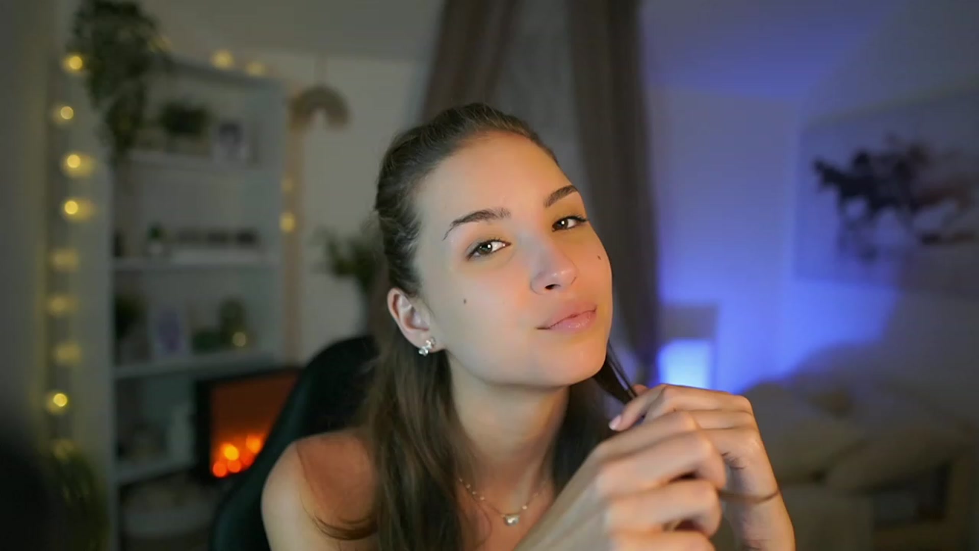 Gallery image thumbnail from Shy_jane's myfreecams stream on, 08/18/2023, 13:45 image 18 of 20