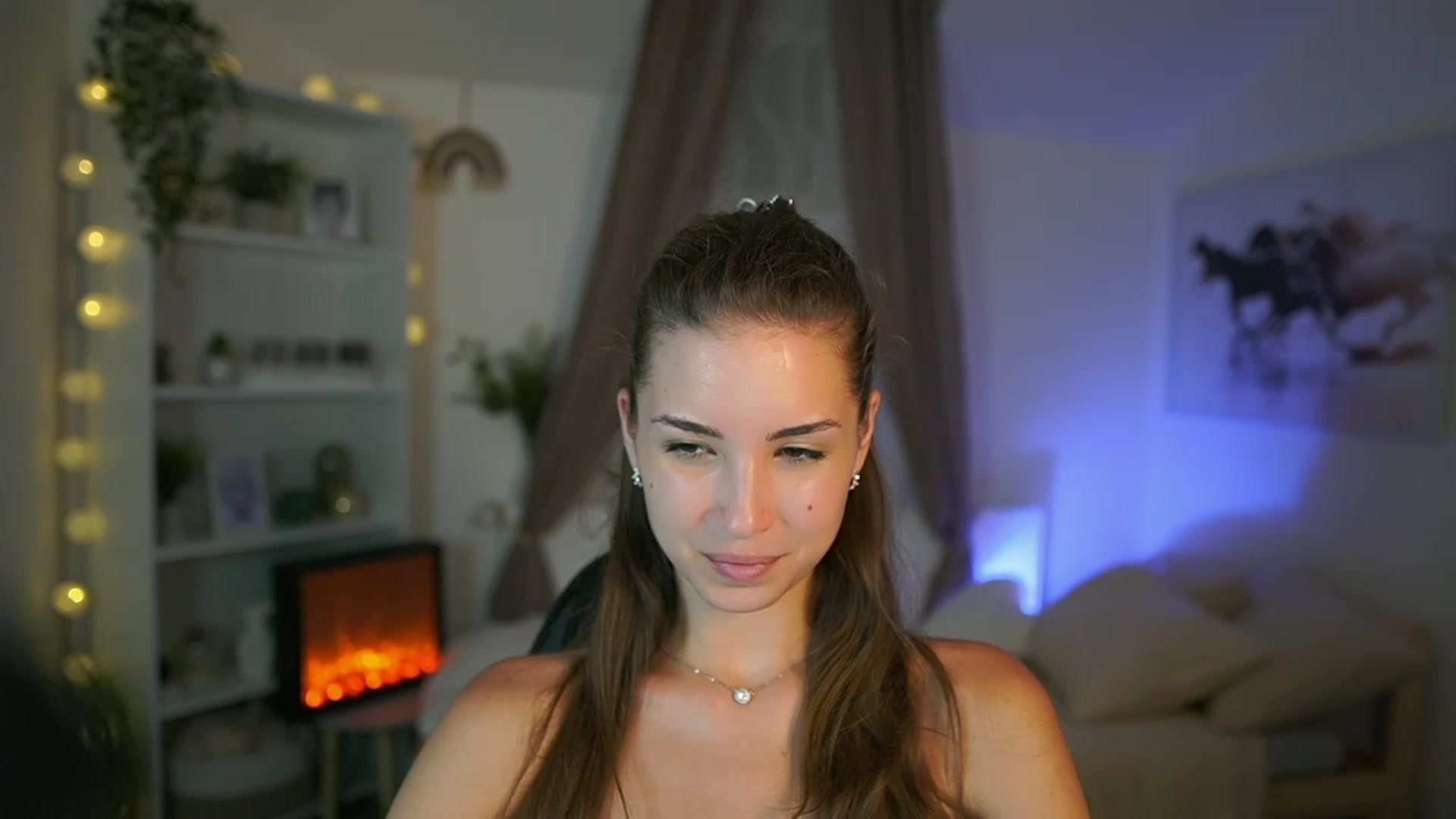 Gallery image thumbnail from Shy_jane's myfreecams stream on, 08/18/2023, 17:23 image 7 of 20