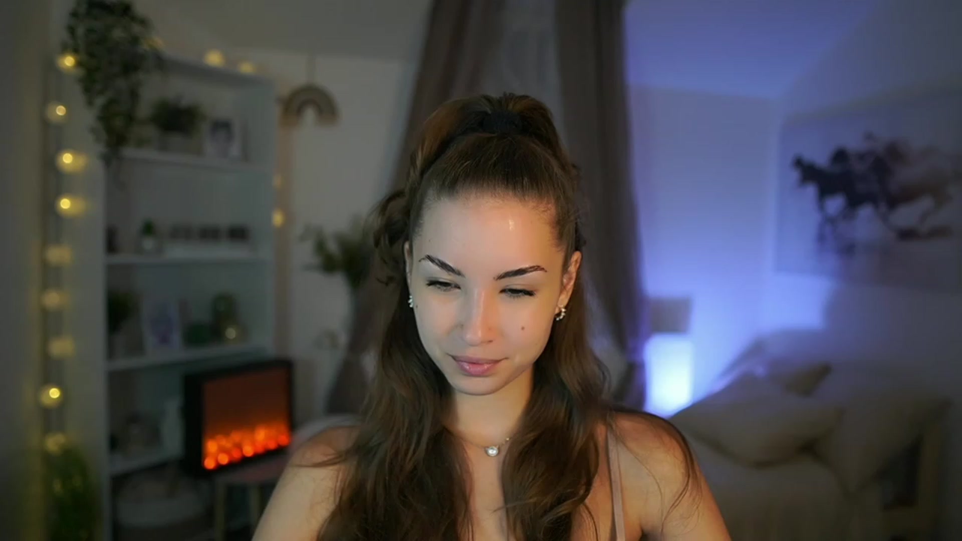 Gallery image thumbnail from Shy_jane's myfreecams stream on, 08/19/2023, 08:00 image 16 of 20