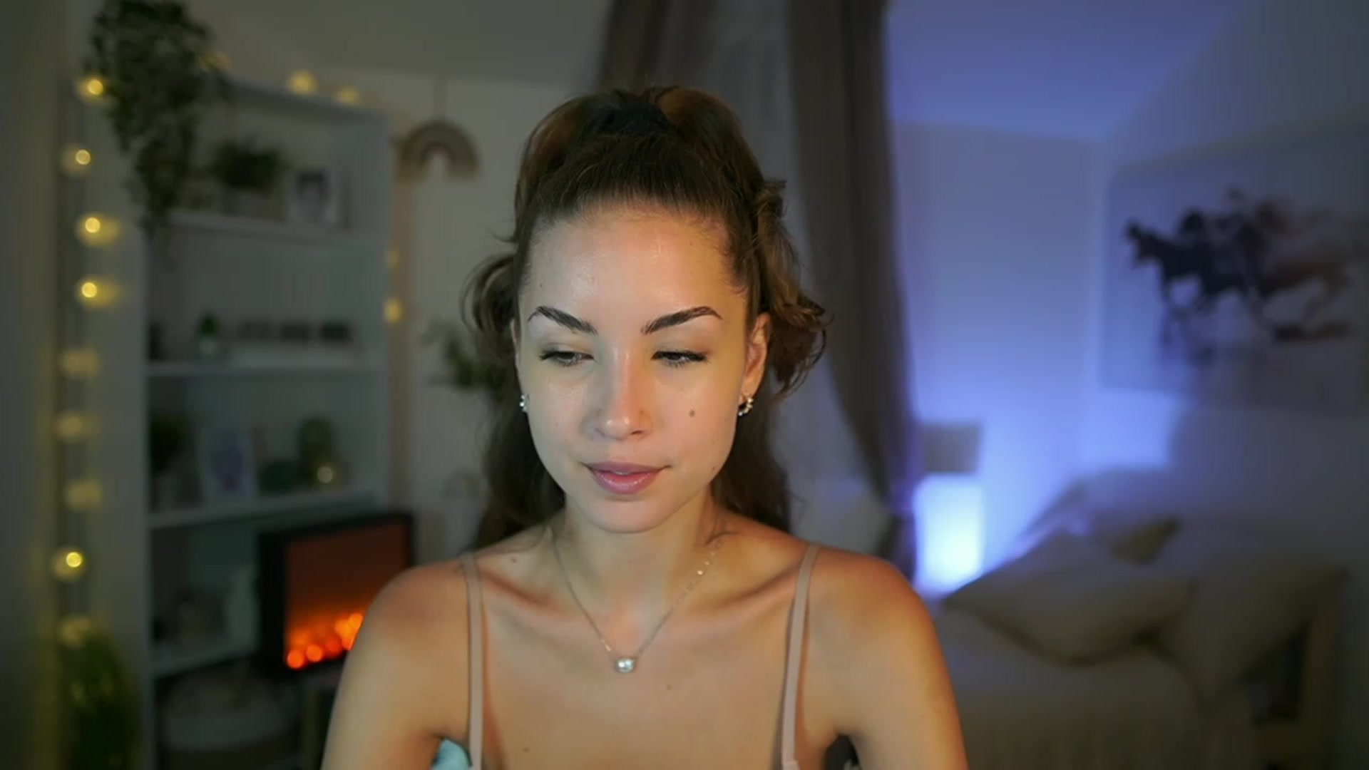 Gallery image thumbnail from Shy_jane's myfreecams stream on, 08/19/2023, 08:00 image 5 of 20