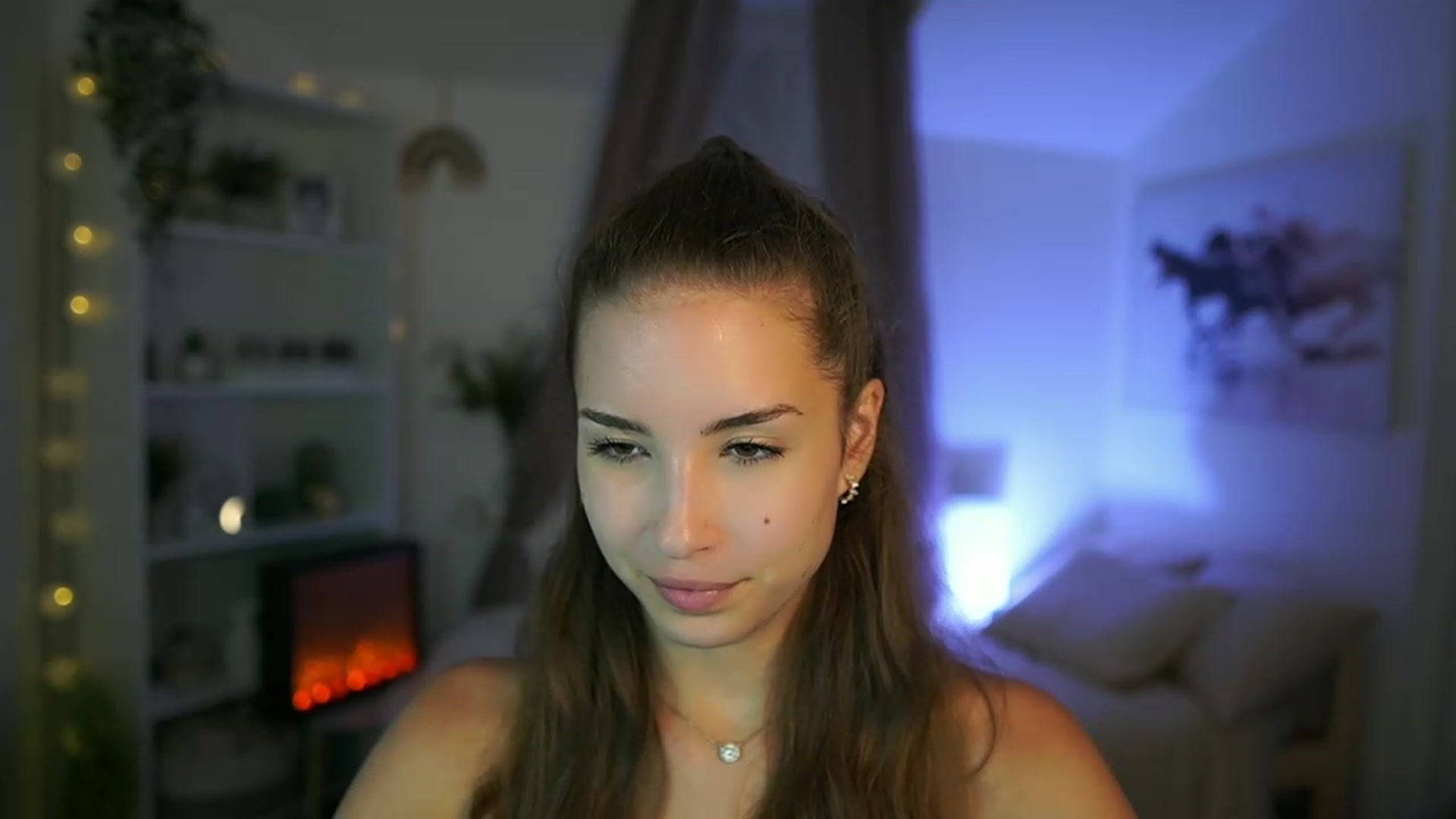 Gallery image thumbnail from Shy_jane's myfreecams stream on, 08/23/2023, 16:36 image 19 of 20