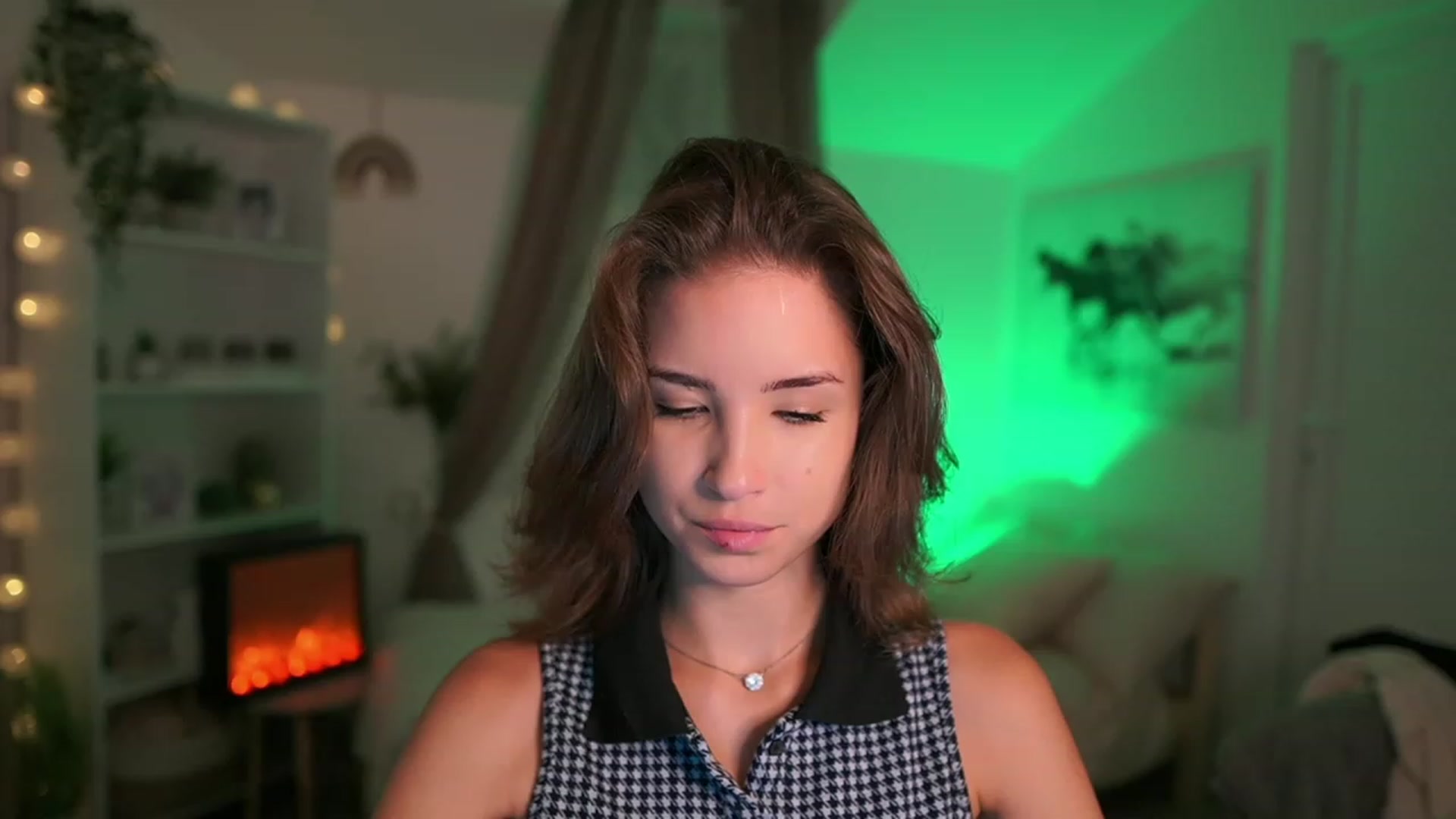 Gallery image thumbnail from Shy_jane's myfreecams stream on, 09/04/2023, 10:05 image 1 of 20